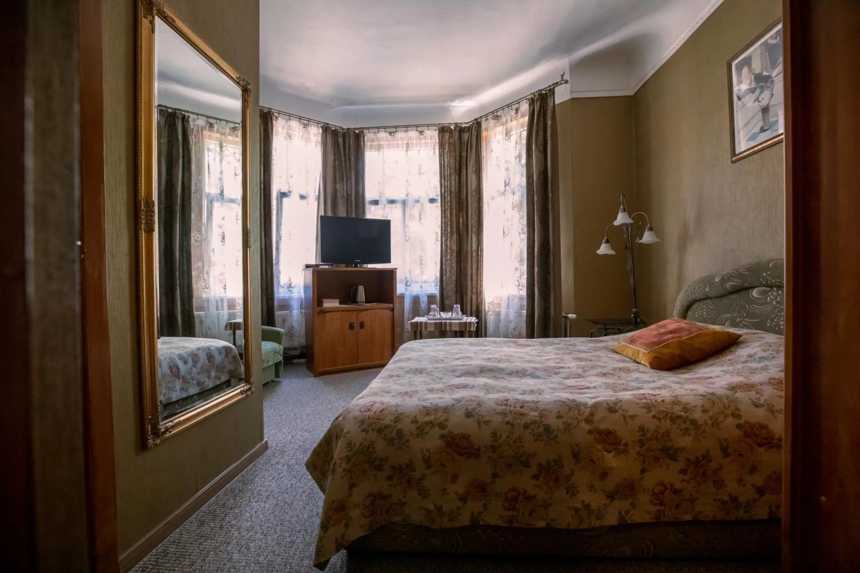 Photo of the whole room, Bed in City Center Kaķis B&B