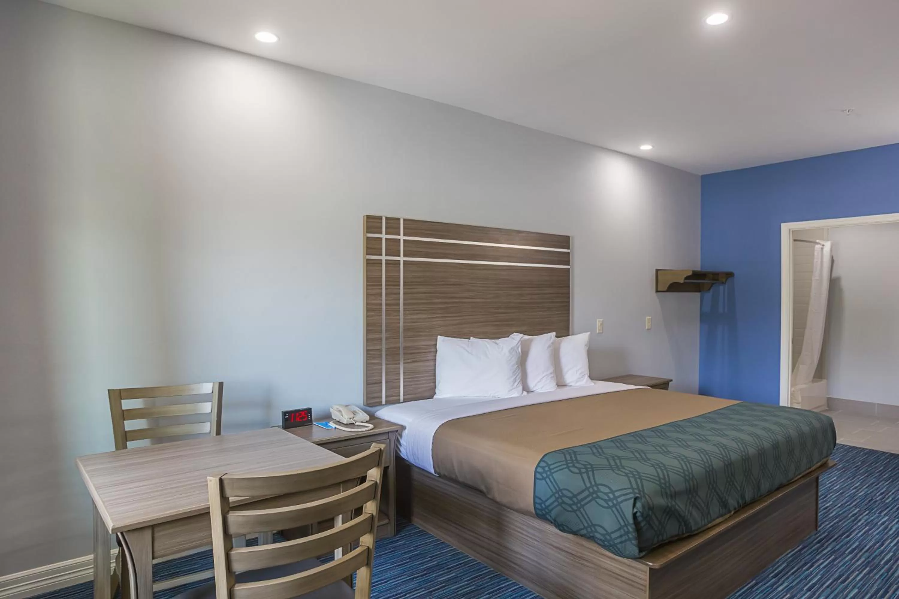 Photo of the whole room, Bed in Home Place Inn Spring I-45 North and 1960