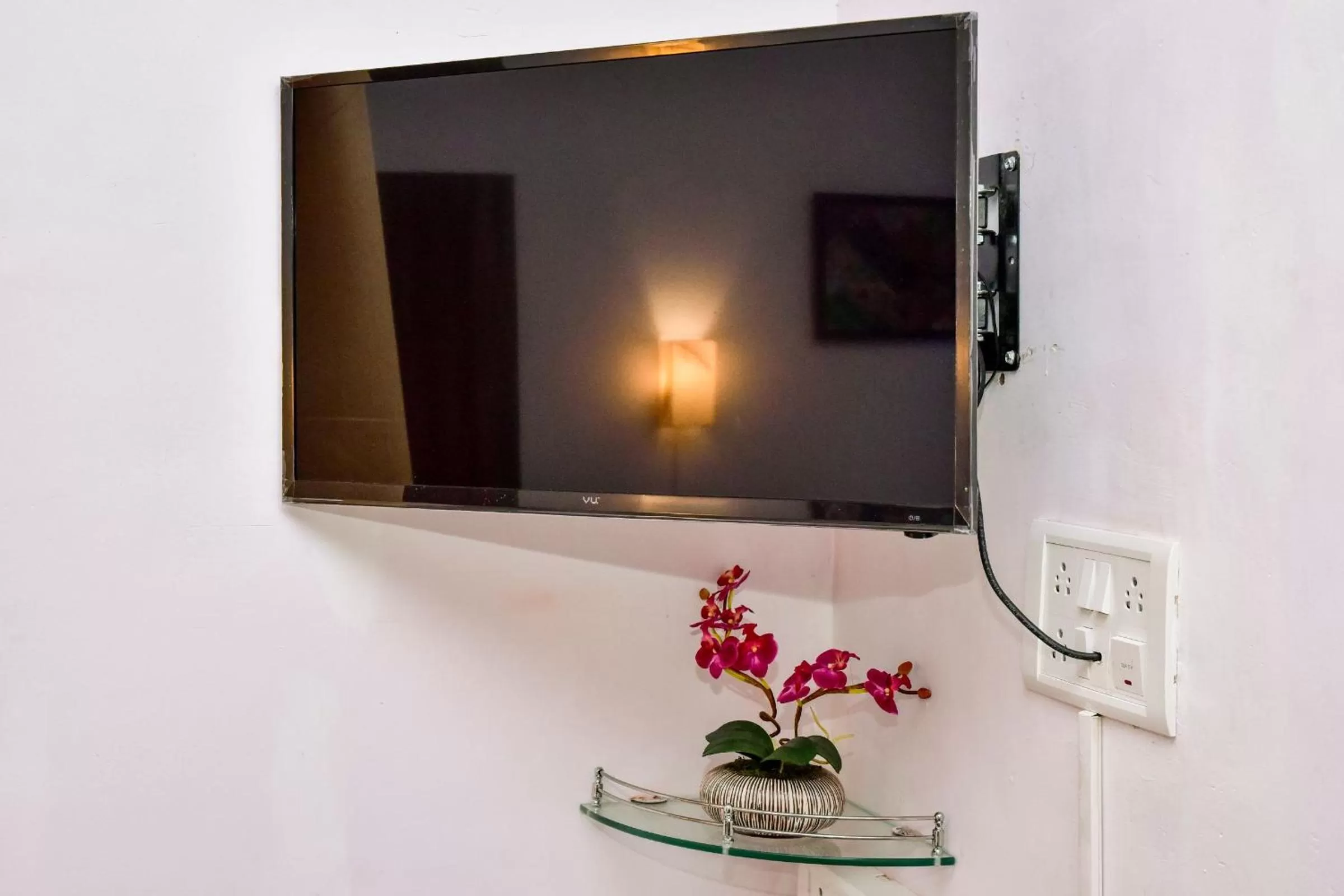 TV and multimedia in LaligurasVilla Beachside Escape - 100m to Beach