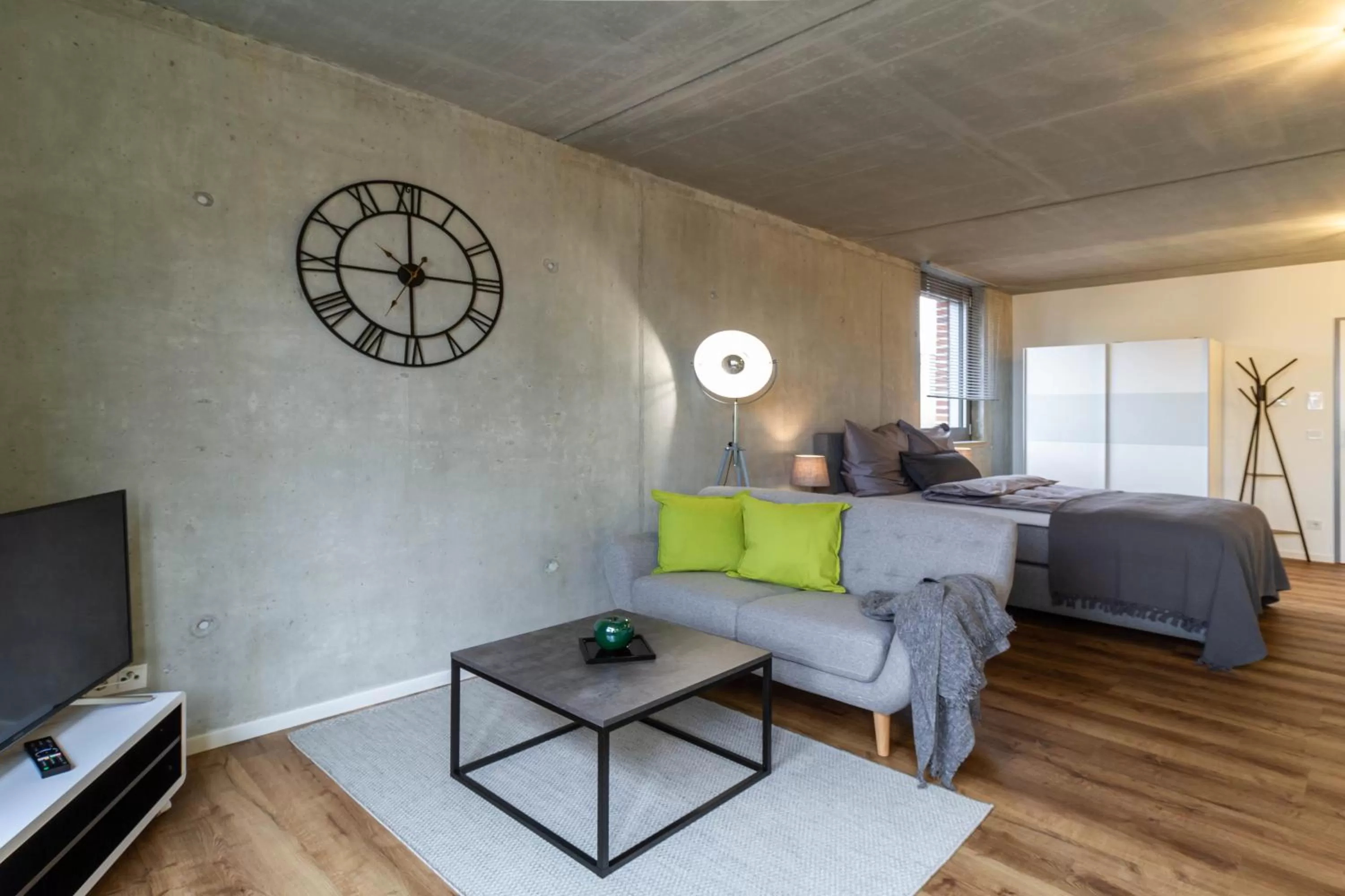 TV and multimedia in Gohlke L.O.F.T. Apartments