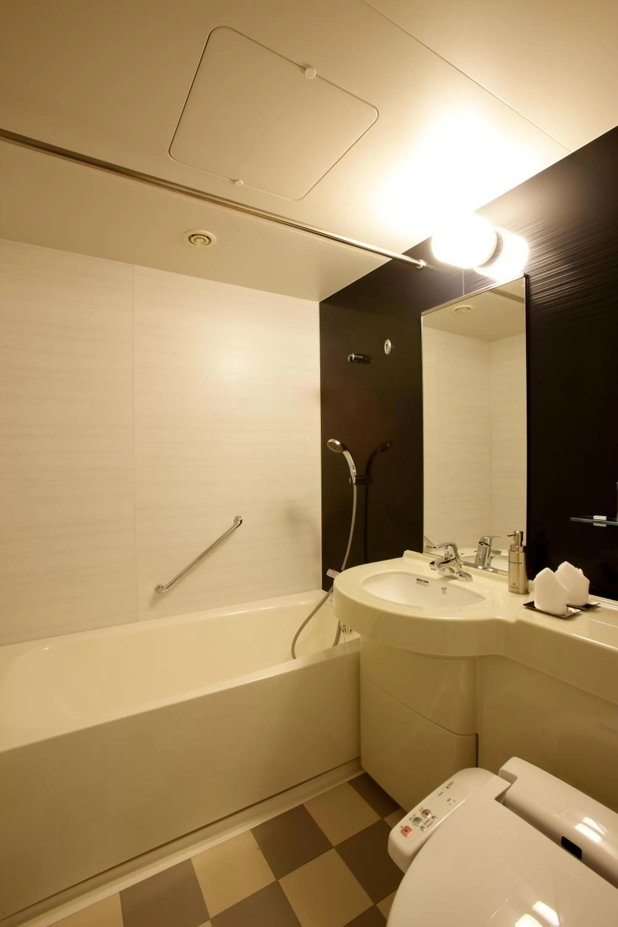 Toilet in Hotel Trusty Osaka Abeno