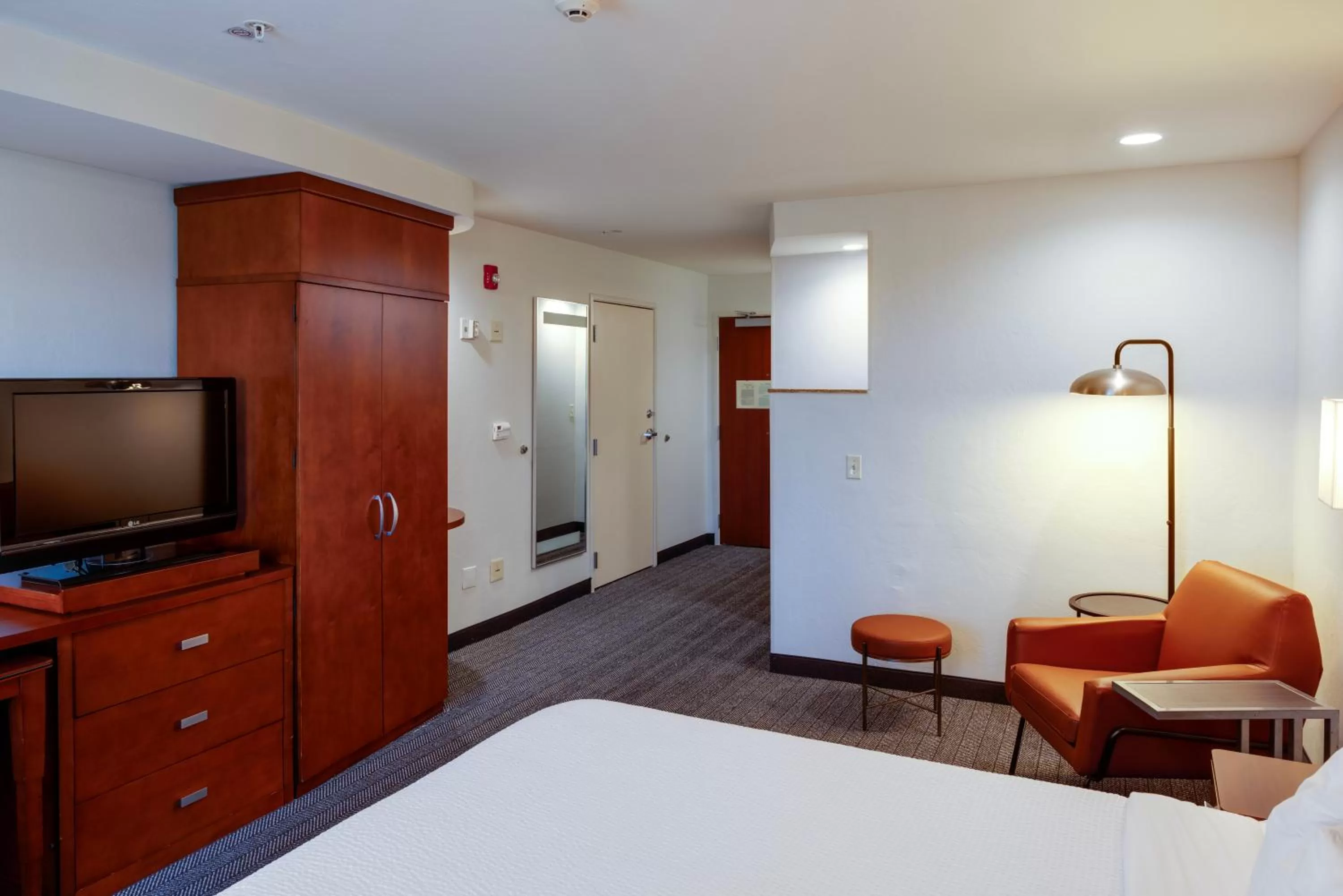 Guests, Bed in Courtyard by Marriott Oklahoma City North/Quail Springs