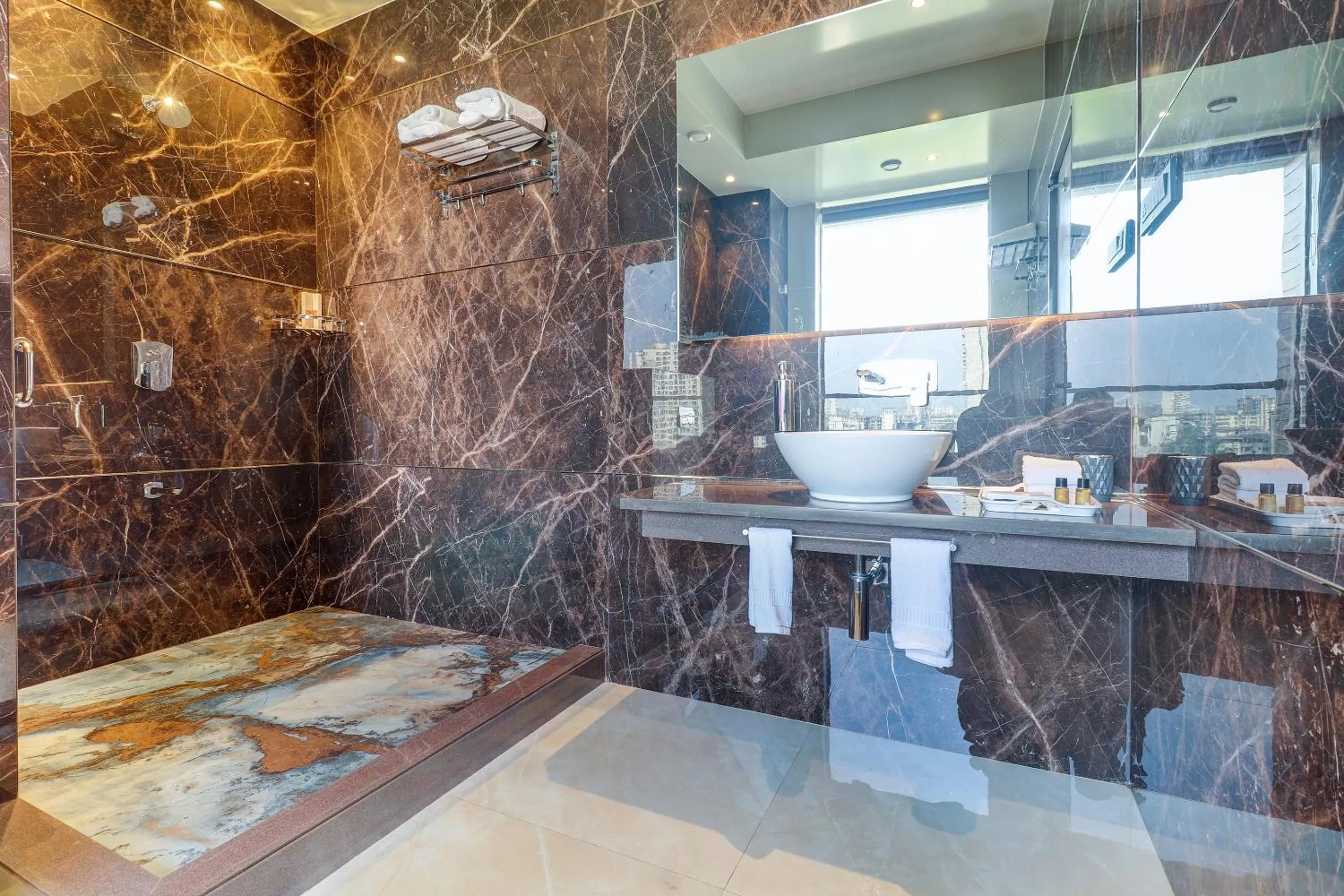 Shower in Hotel Gurudev Grand