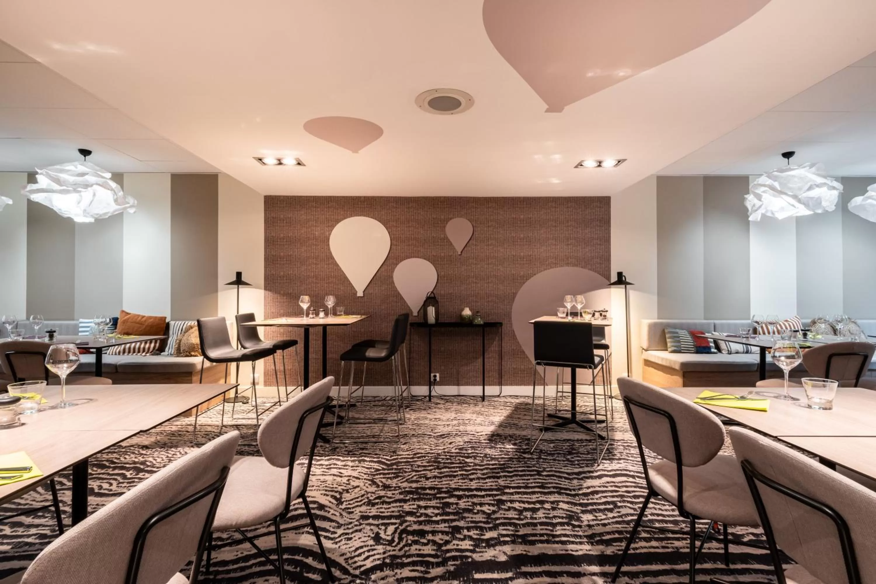 Restaurant/places to eat in Mercure Grenoble Meylan