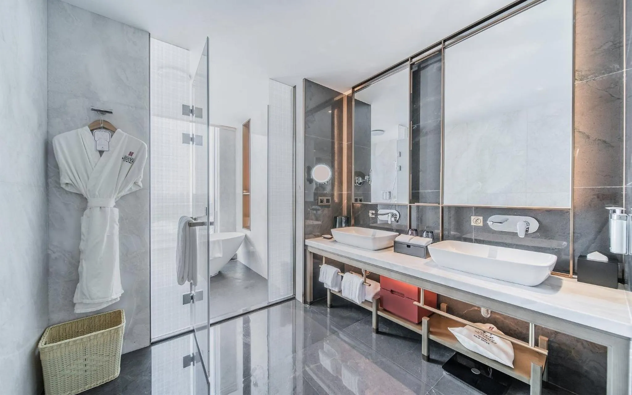 Photo of the whole room in HUALUXE Xi'an Chanba by IHG