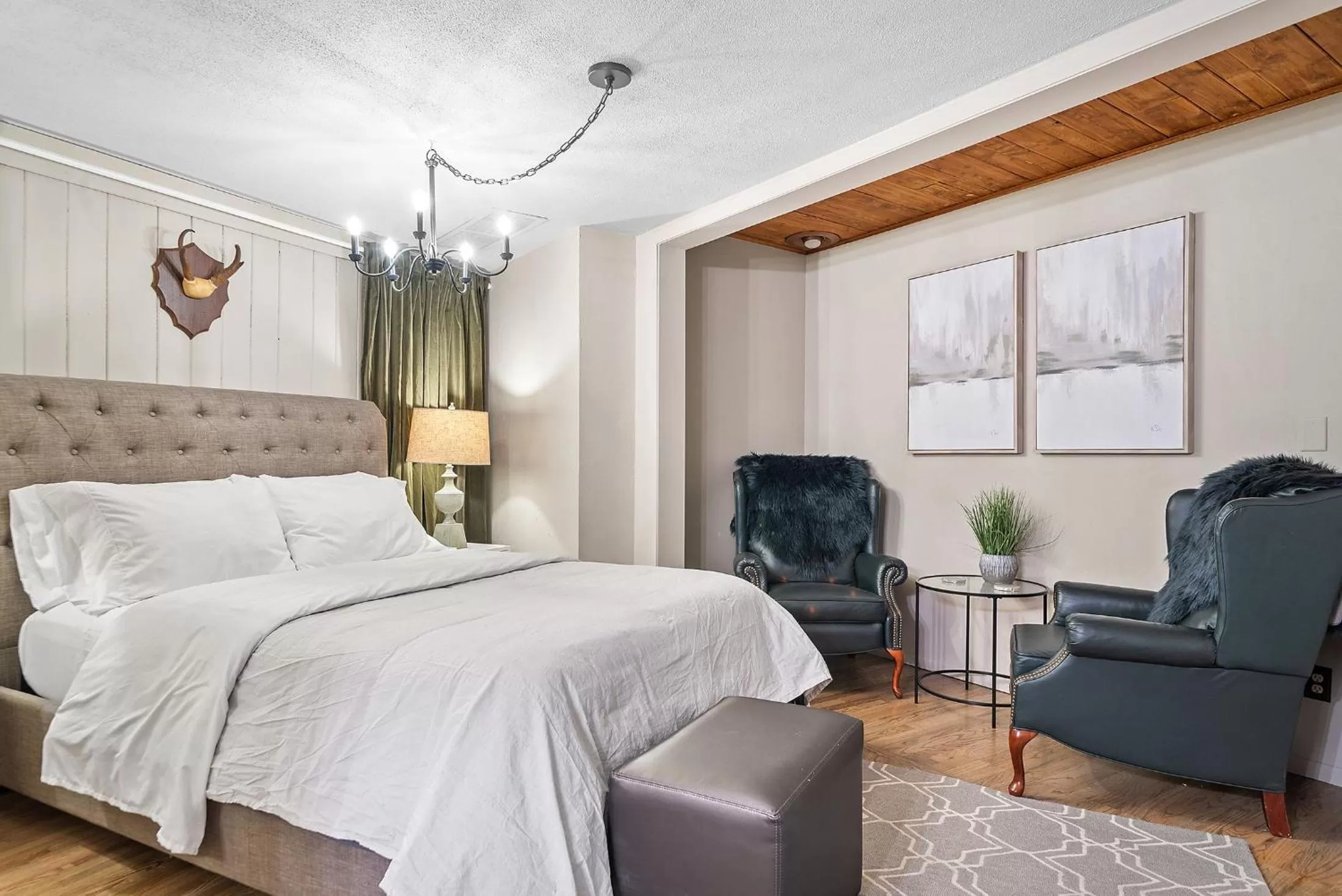 Queen Suite in Black Forest Inn Bed & Breakfast