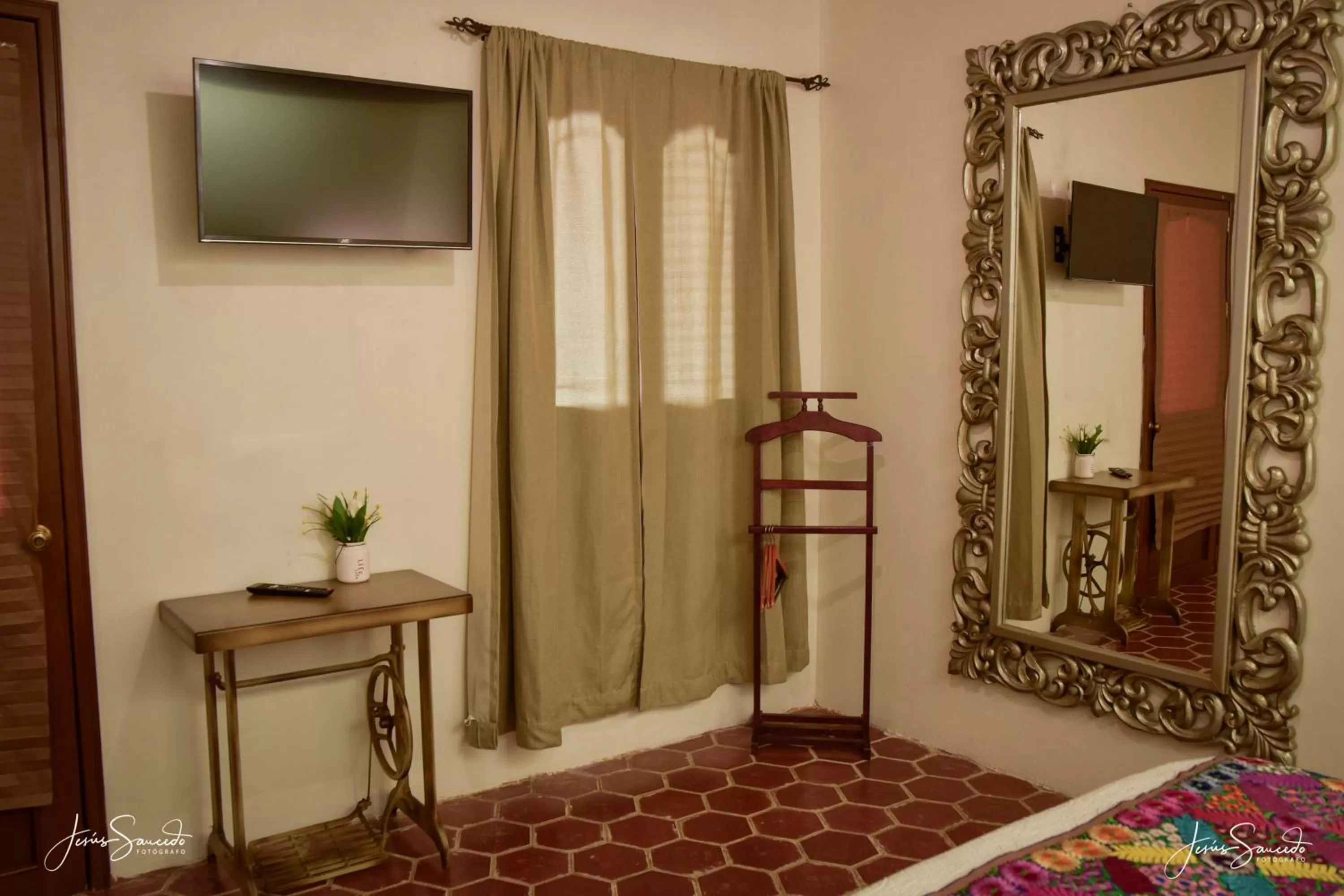 TV/Entertainment Center in Del Centro Hotel Bernal