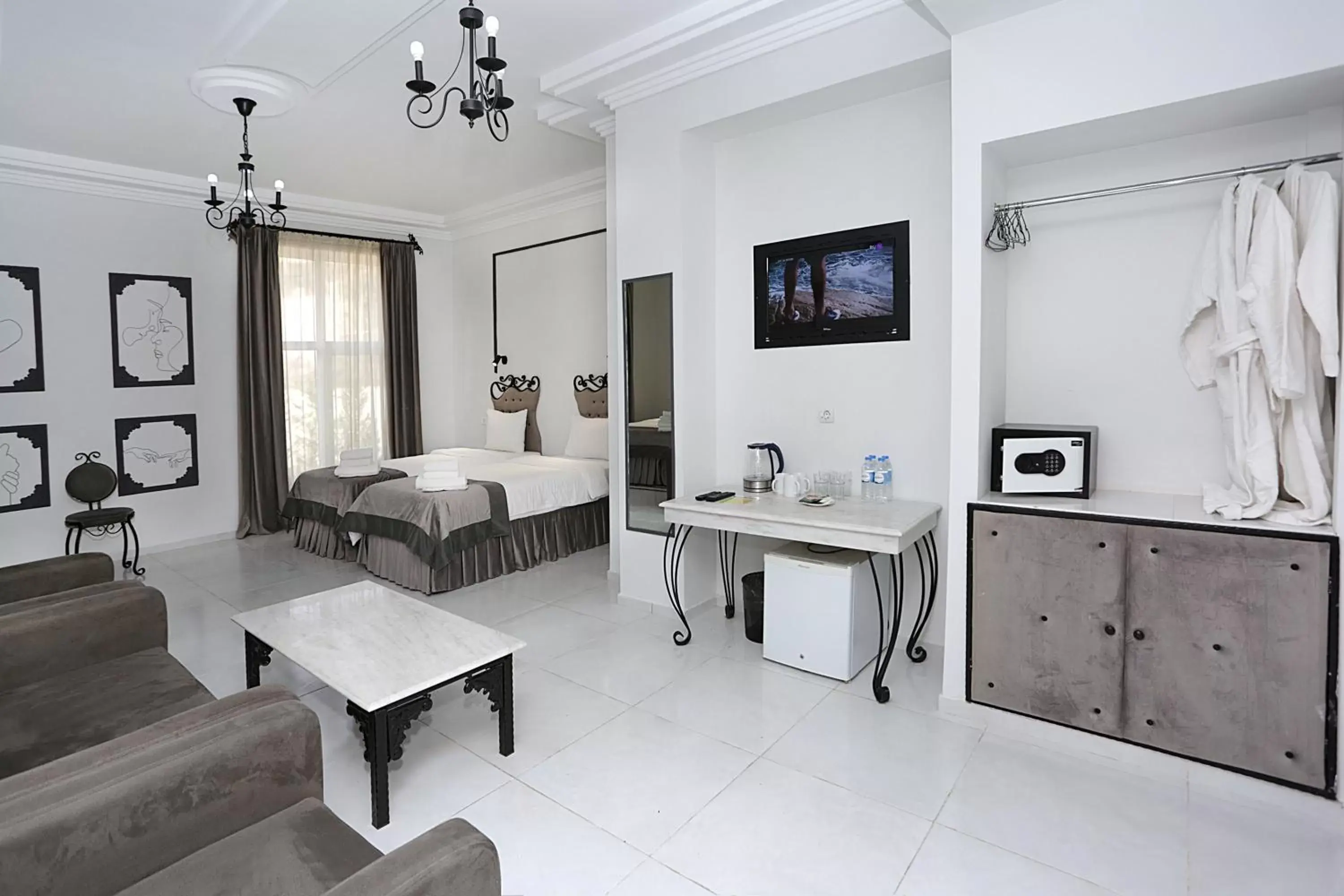 Family Room with Private Garden in The One Boutique Family Room with Private Garden in The One Boutique