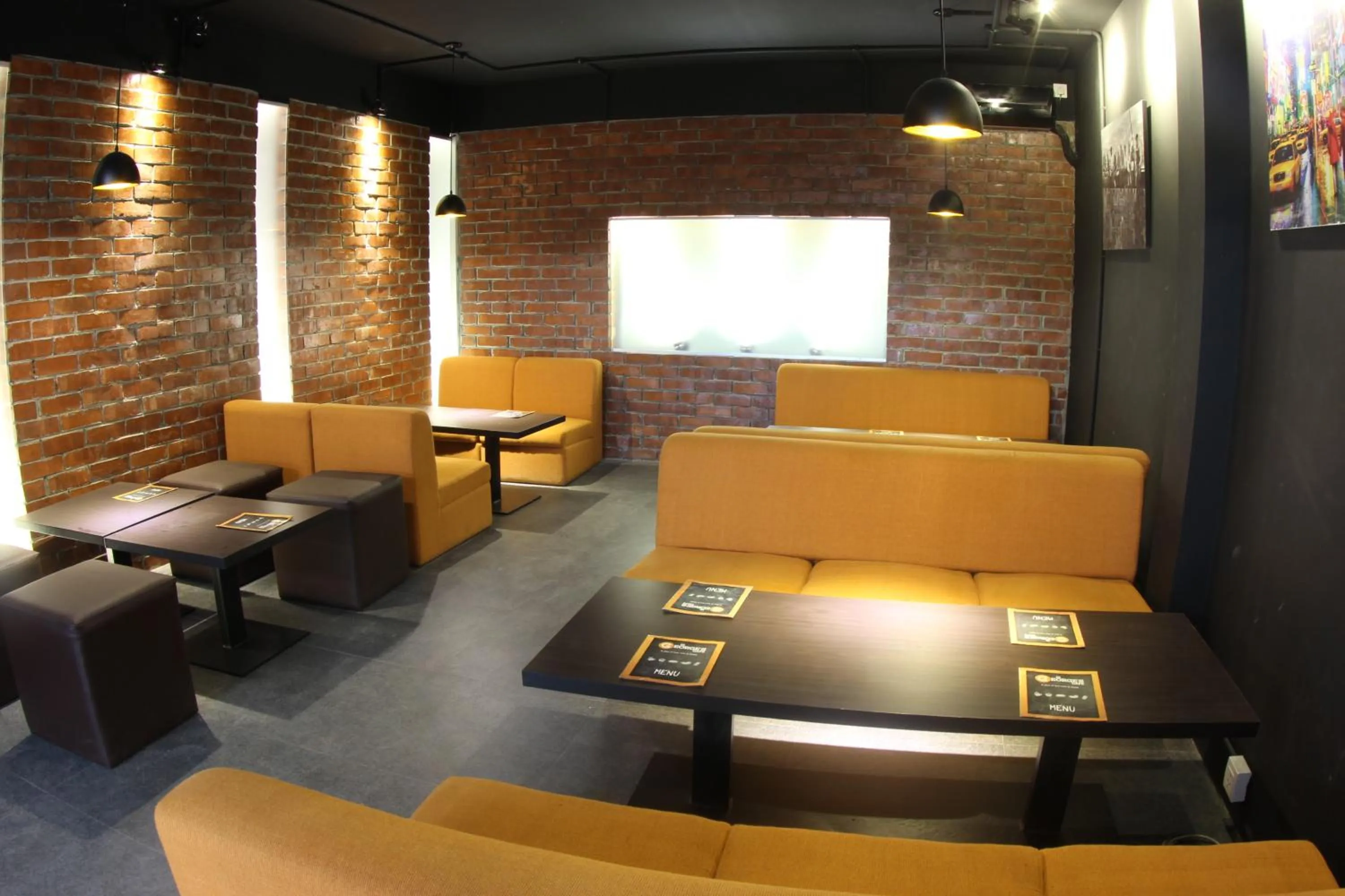 Restaurant/places to eat in Richmond Hotel & Suites