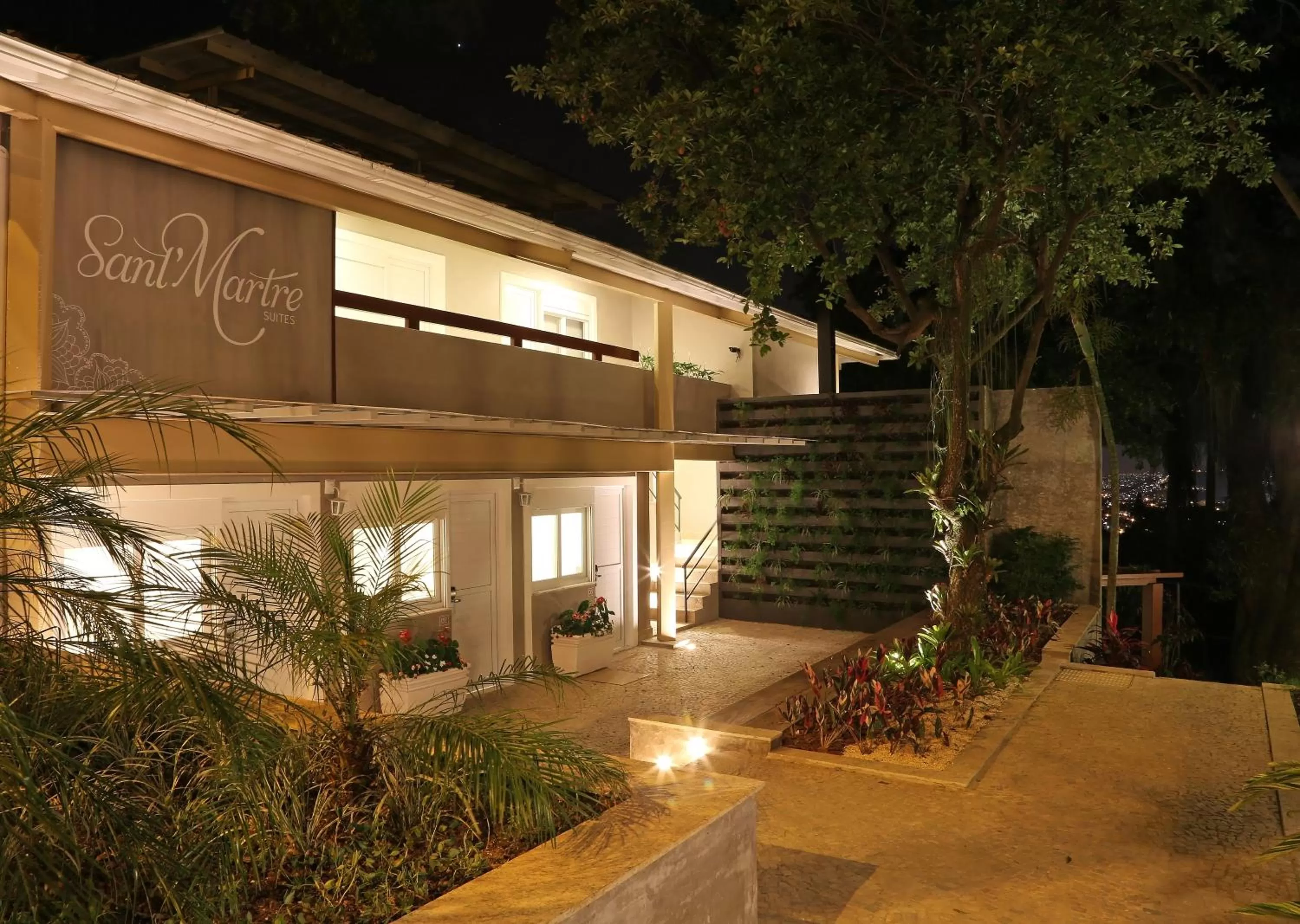 Garden, Property Building in Sant' Martre