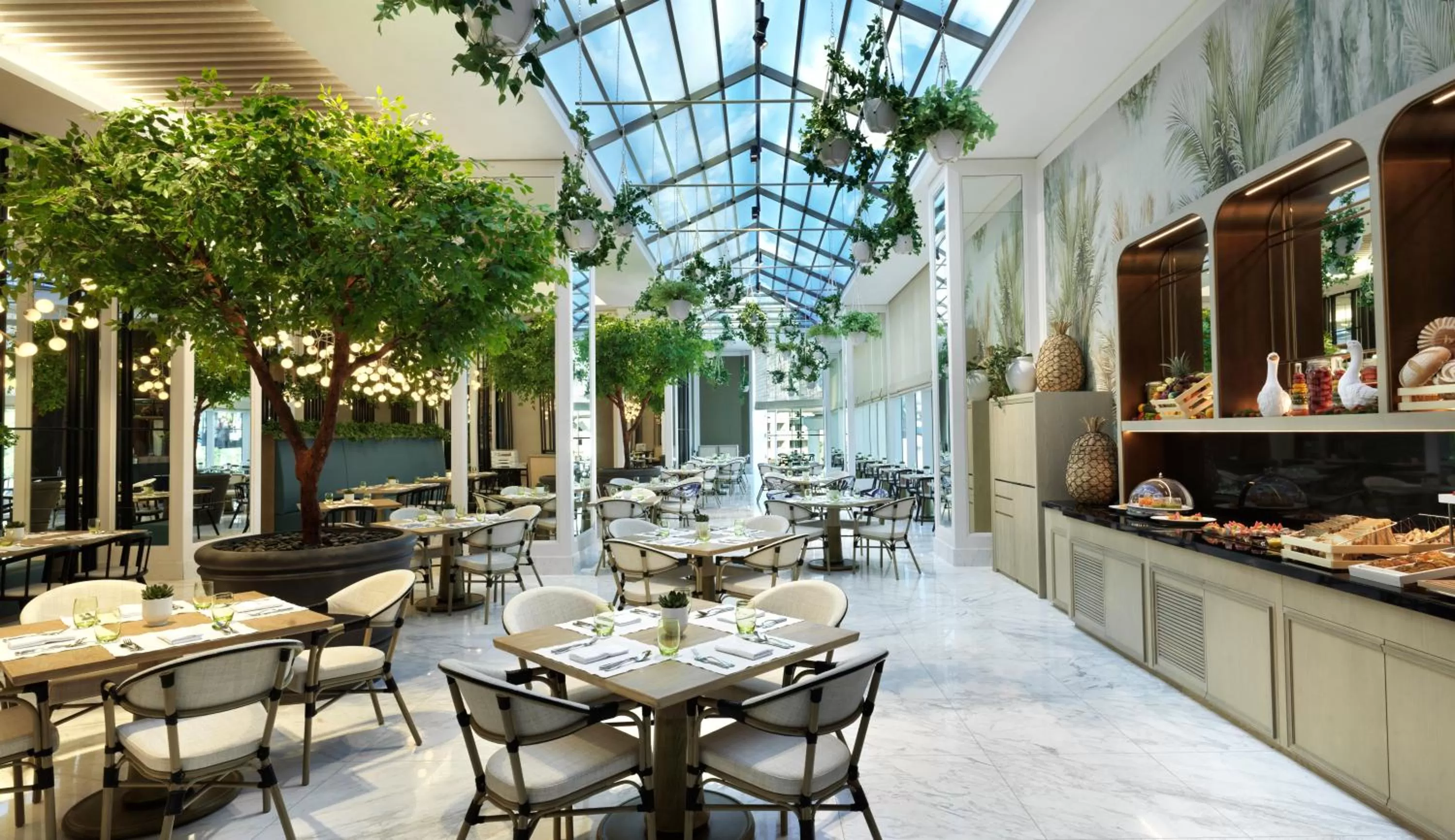 Restaurant/places to eat in Sofitel Dubai The Obelisk