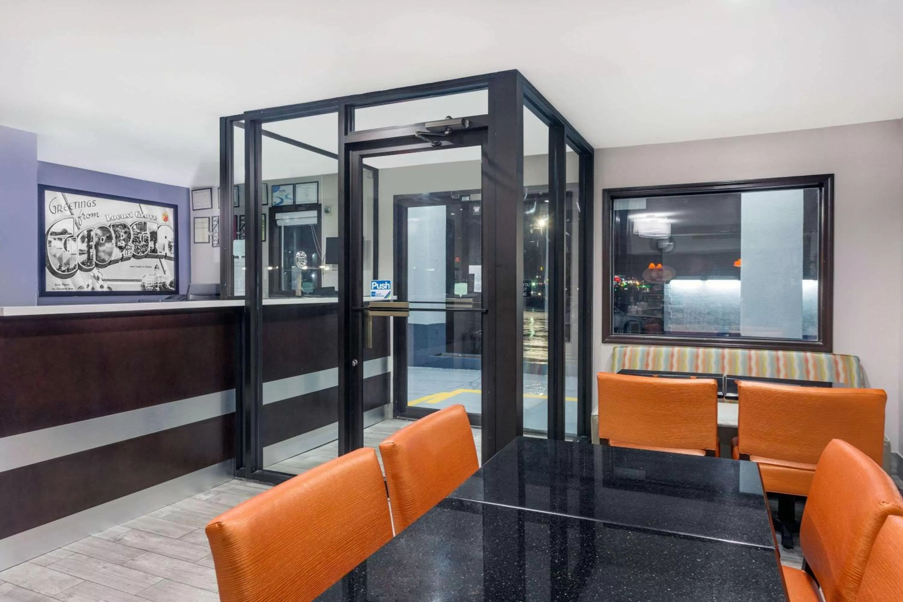 Lobby or reception in Super 8 by Wyndham Locust Grove