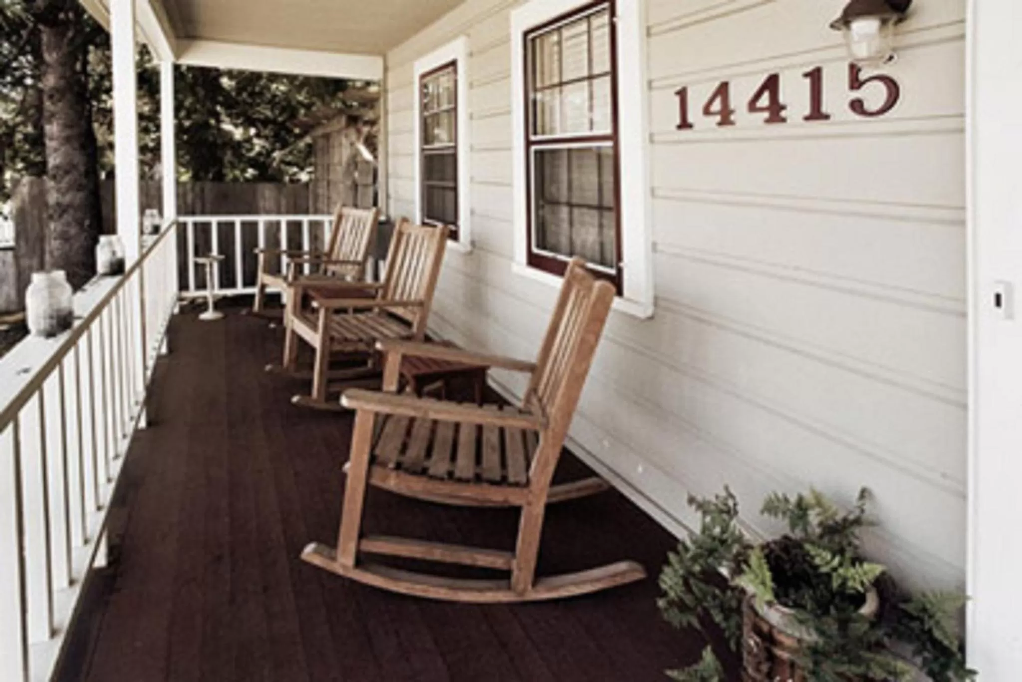 Patio in Valley Ford Hotel