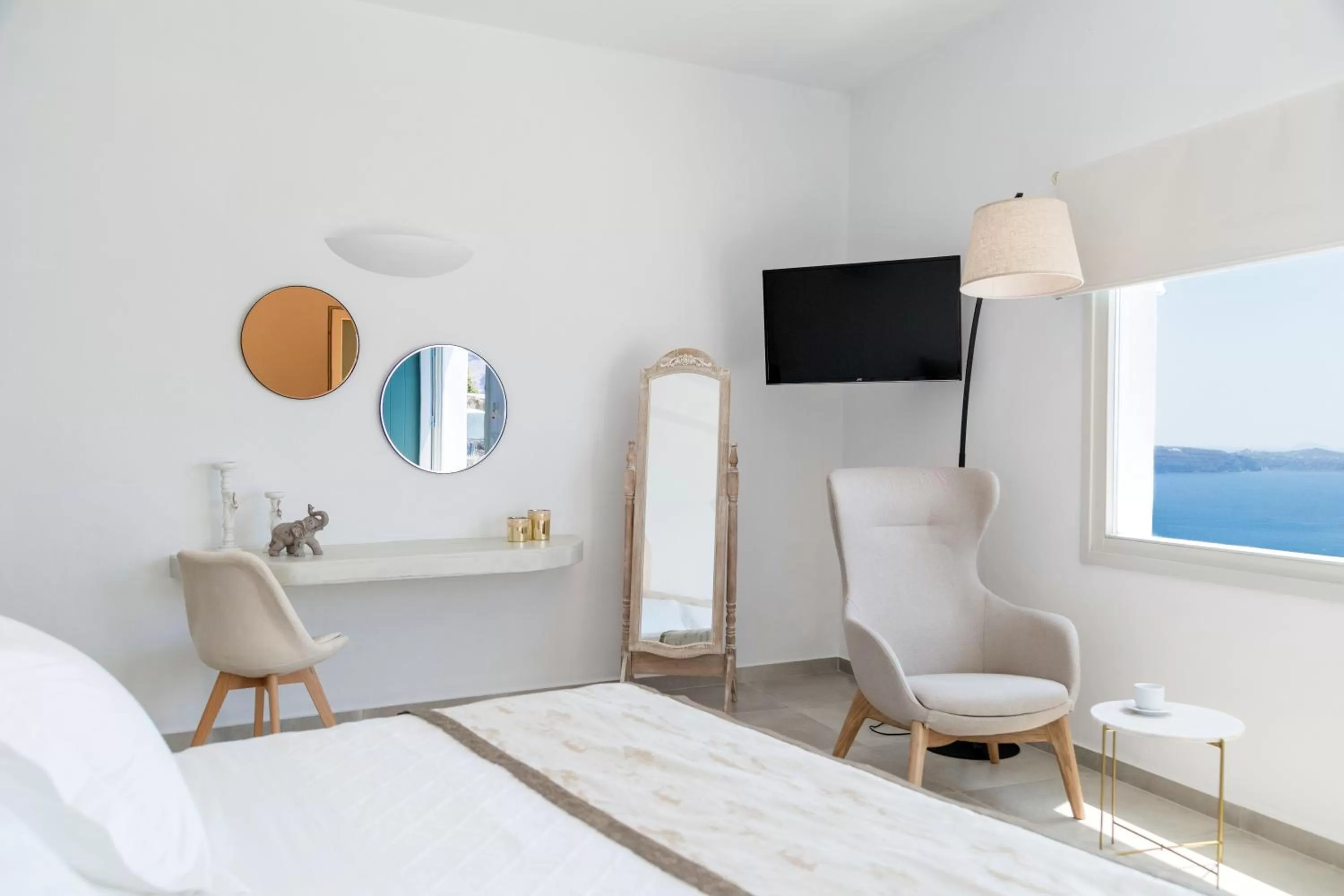 Bedroom, Bed in Adamant Suites