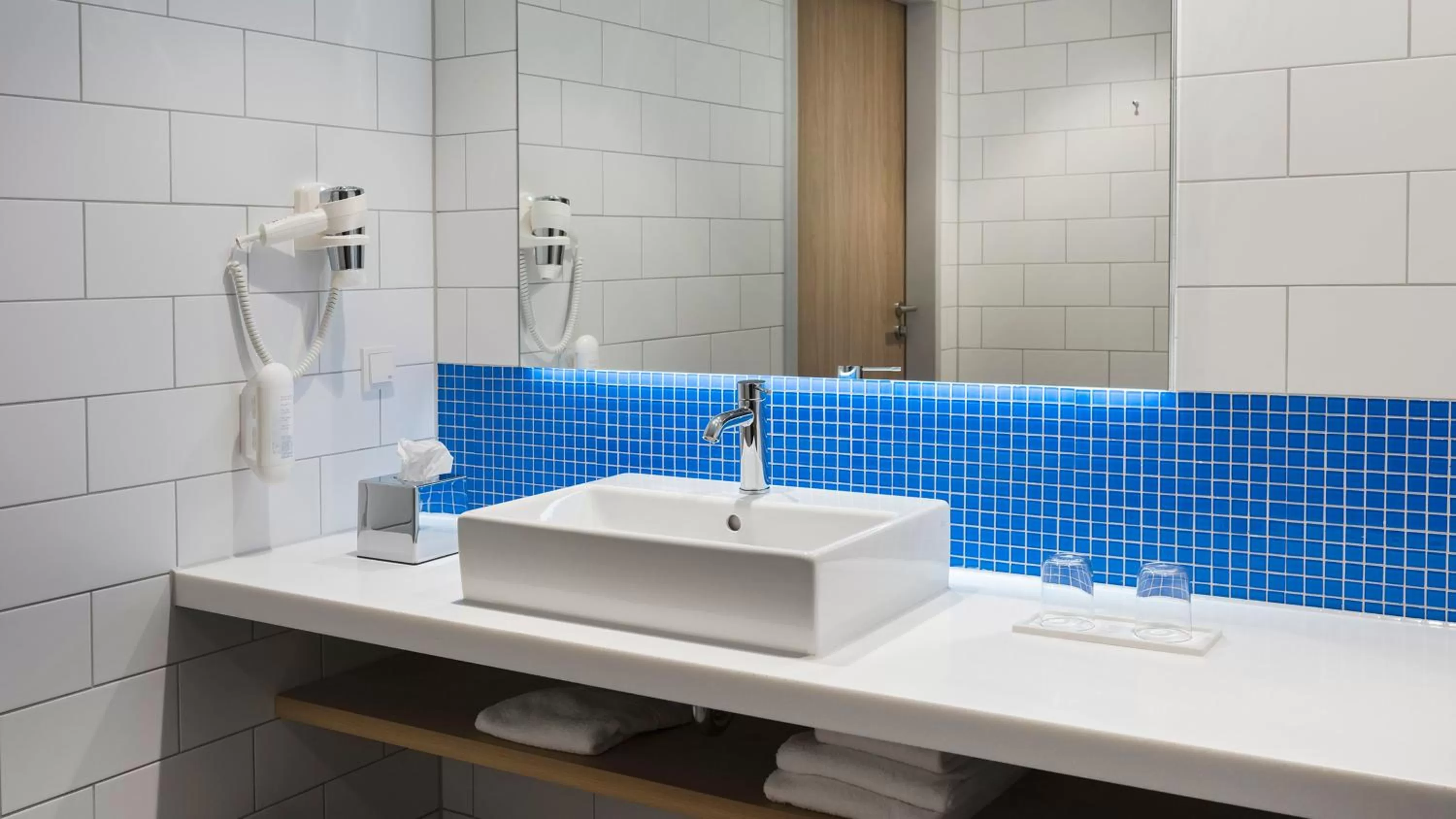 Bathroom in Holiday Inn Express - Wiesbaden by IHG