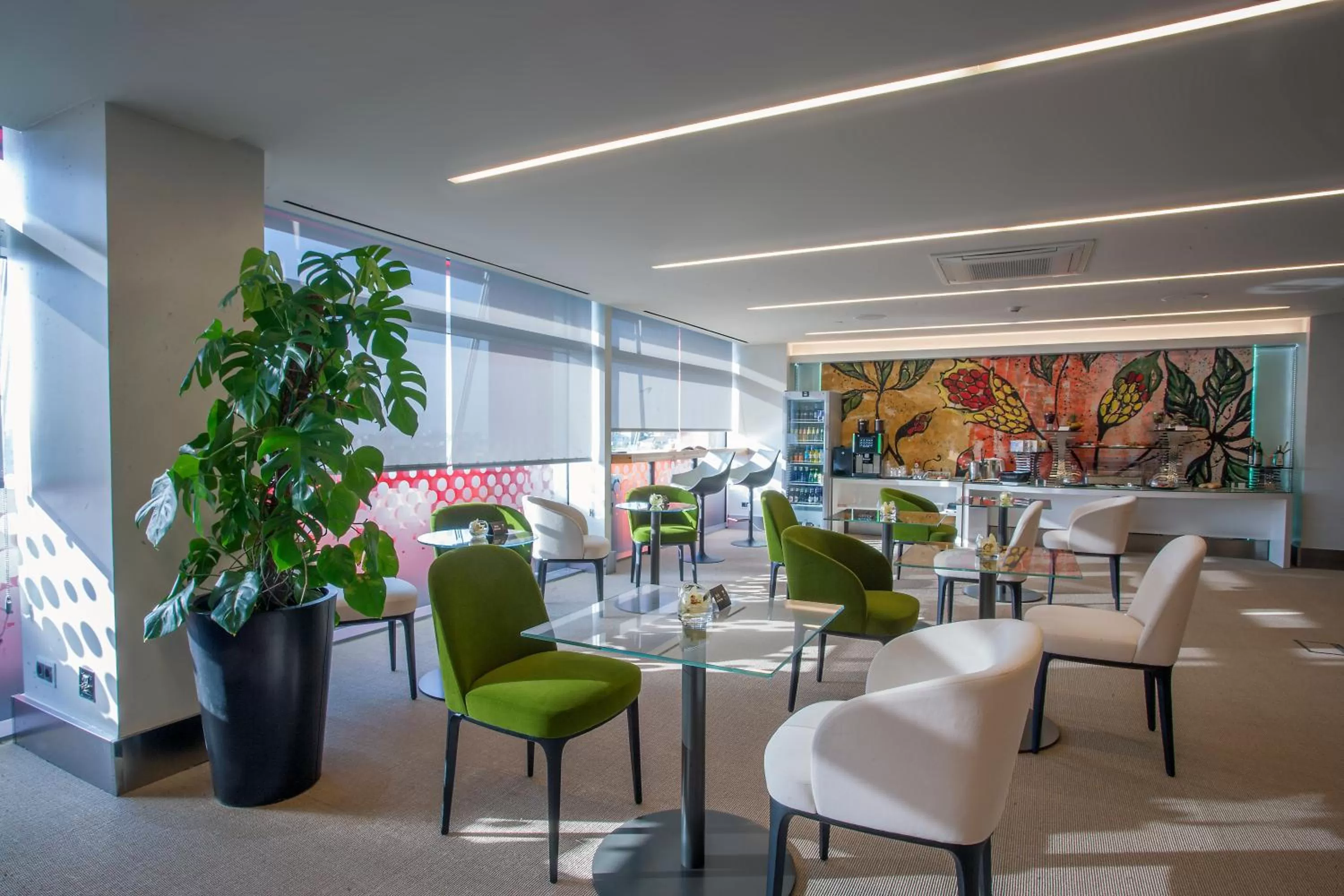 Business facilities in Hotel Puerta America