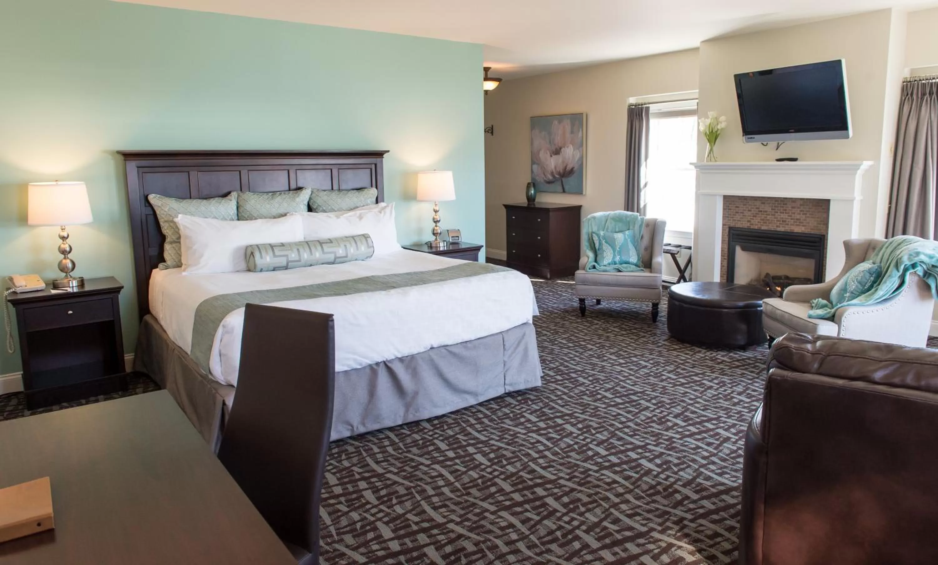 Photo of the whole room, Bed in Union Bluff Hotel & Meeting House