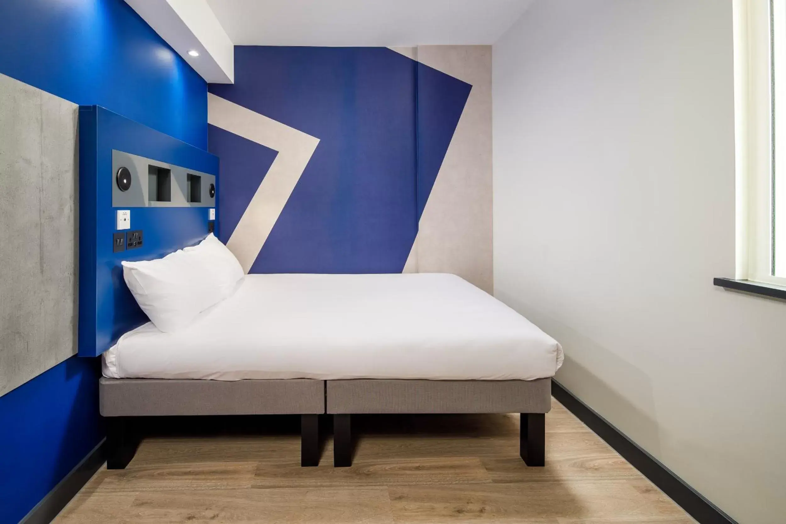 Accessible Double Room in ibis budget Manchester Airport Accessible Double Room in ibis budget Manchester Airport