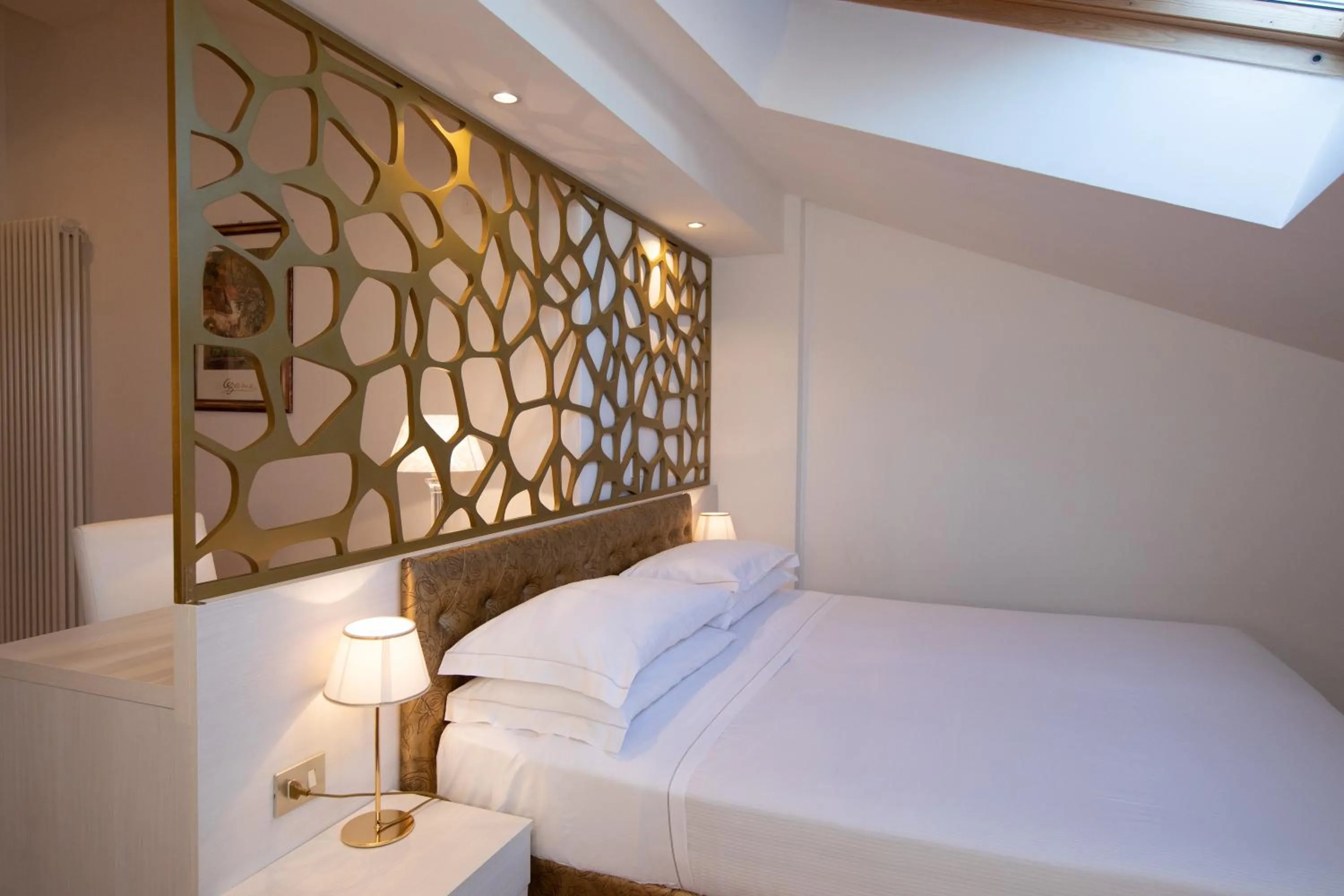 Bedroom, Bed in Albergo Rossini 1936 Small & Charming