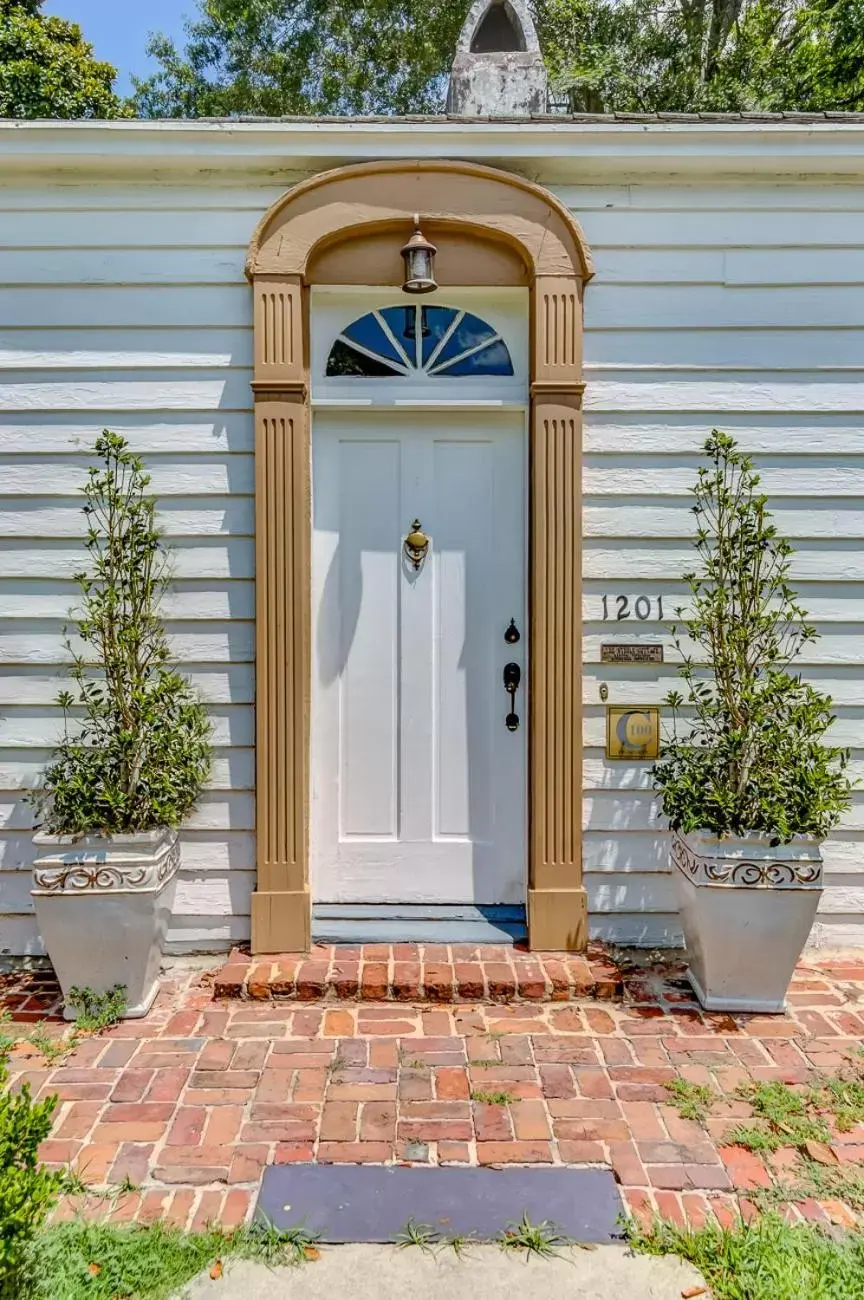 Queen Room - single occupancy in Steele Cottage Queen Room - single occupancy in Steele Cottage