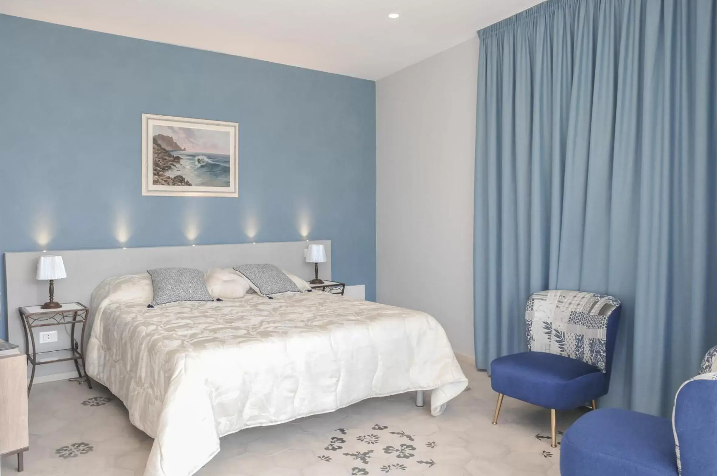 Deluxe Double Room with Extra Bed in La Casa dell'Alloro Deluxe Double Room with Extra Bed in La Casa dell'Alloro