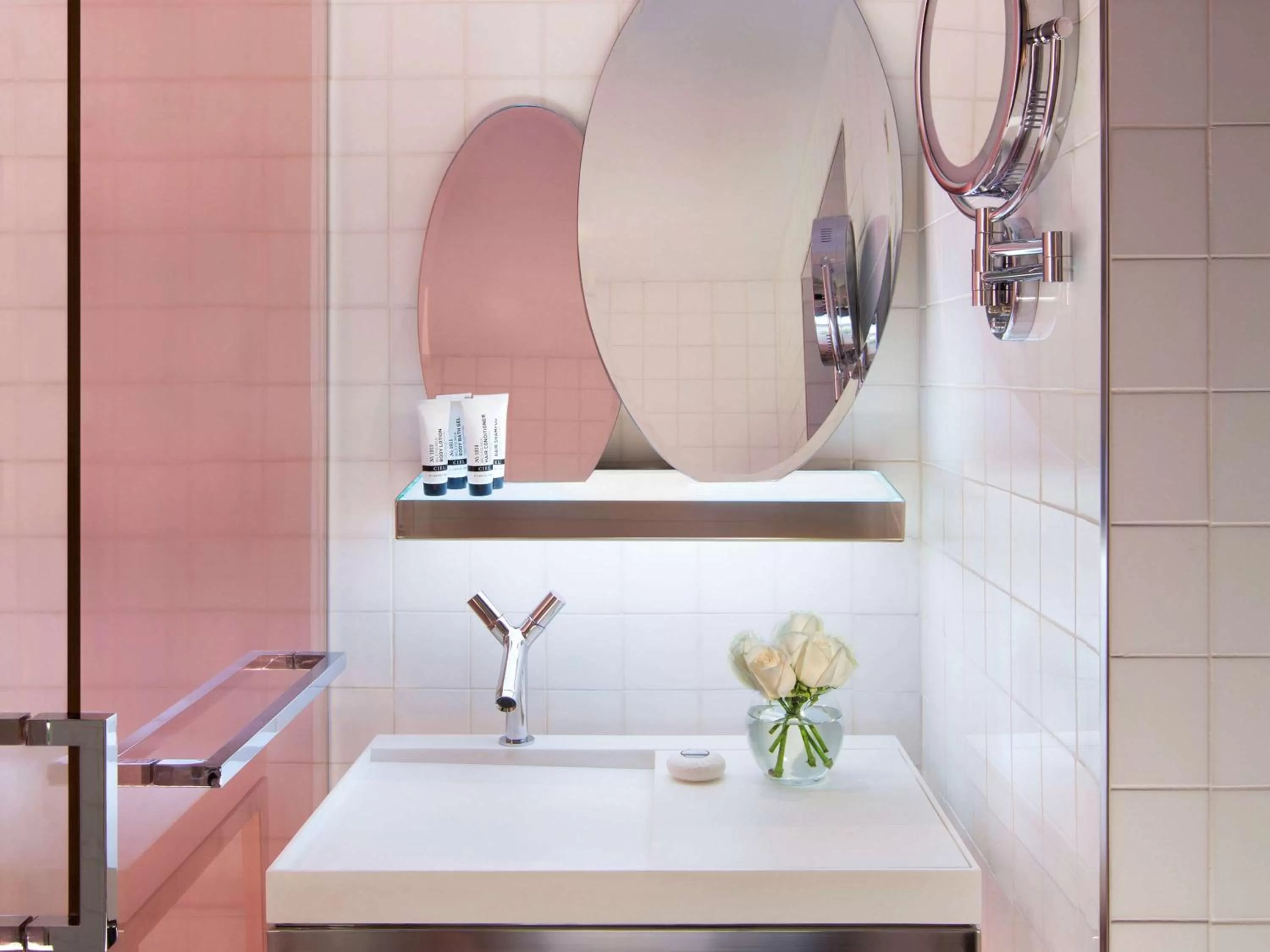 Photo of the whole room in SLS South Beach