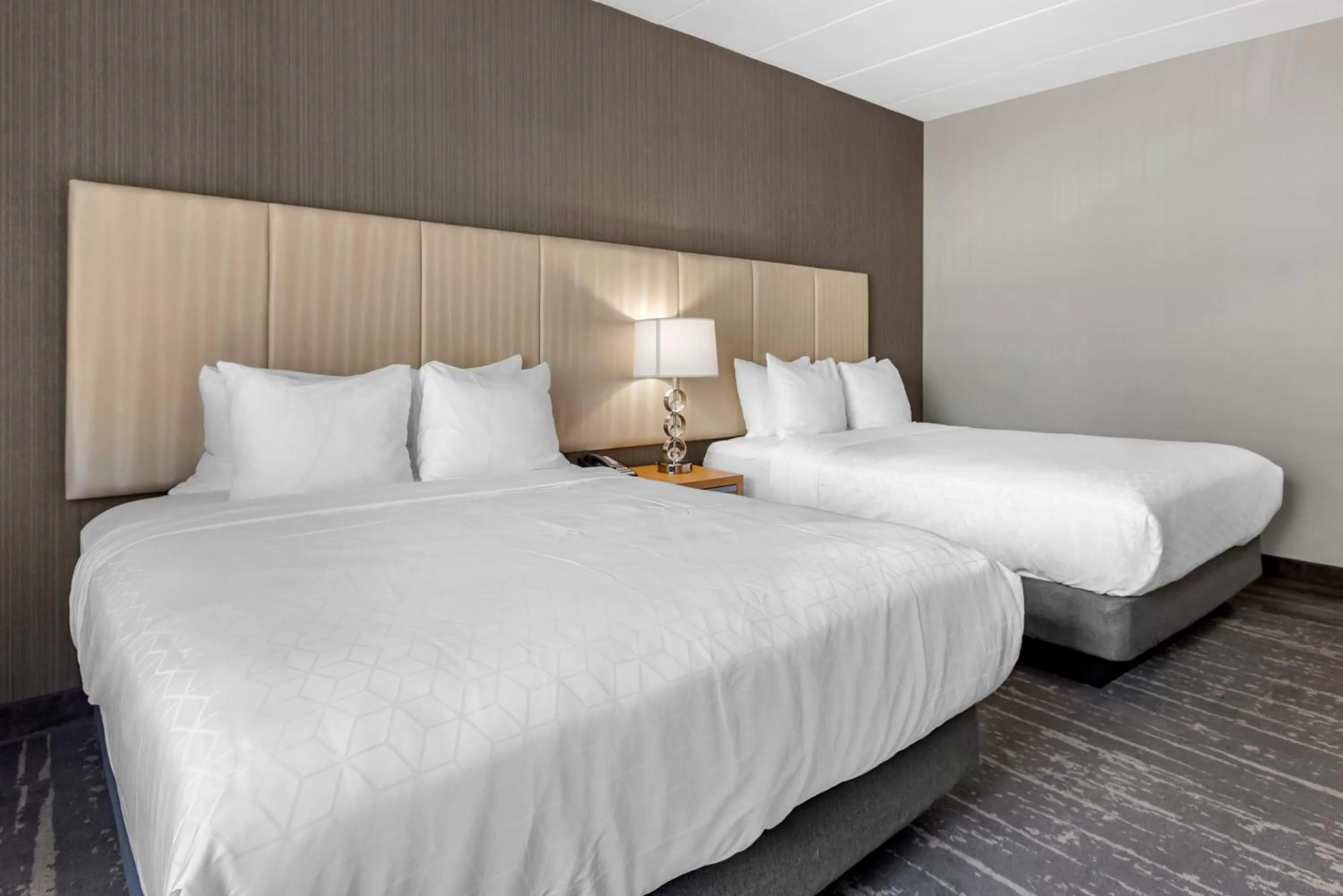 Photo of the whole room, Bed in Somerset Lofts