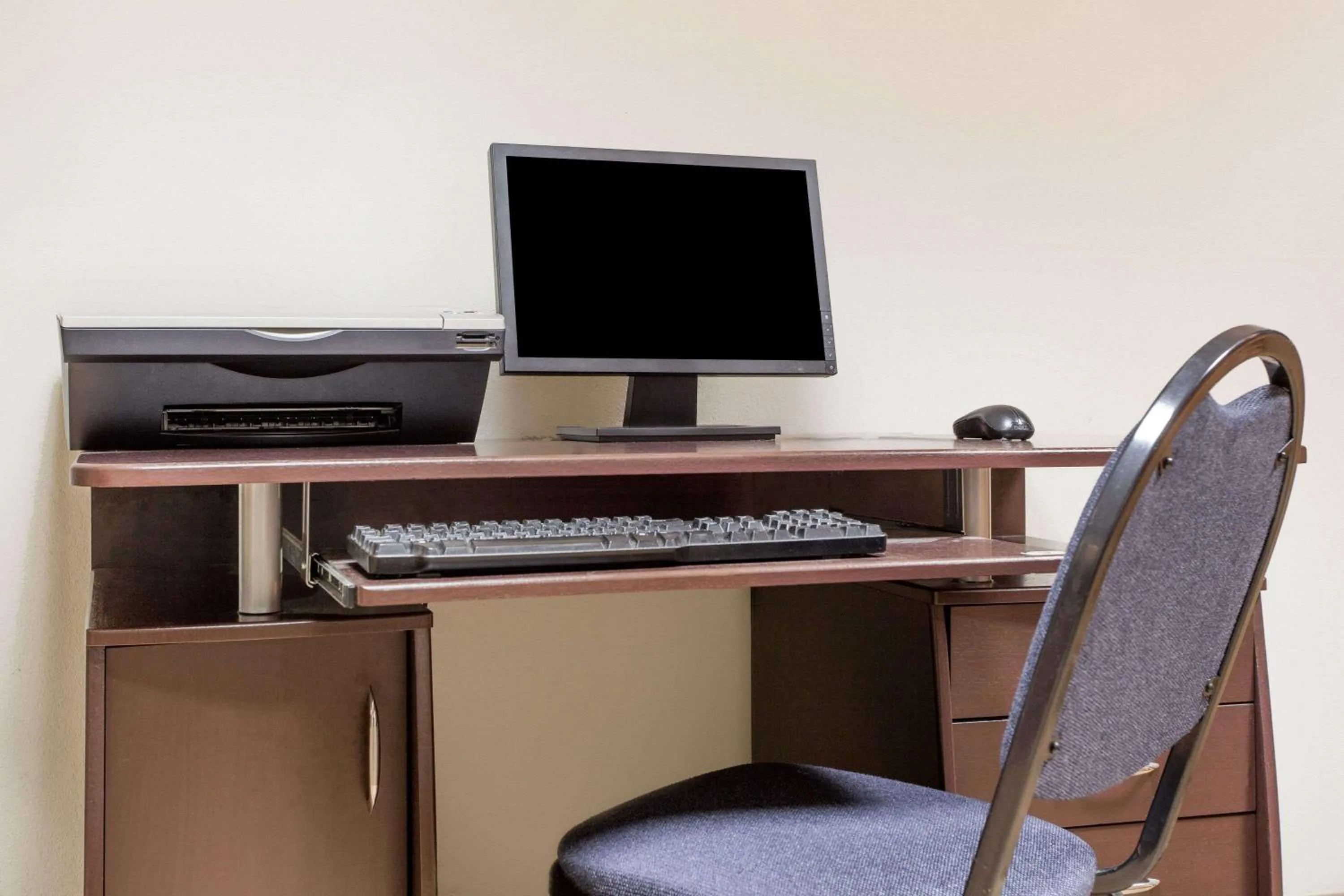 On site in Super 8 by Wyndham Lavonia