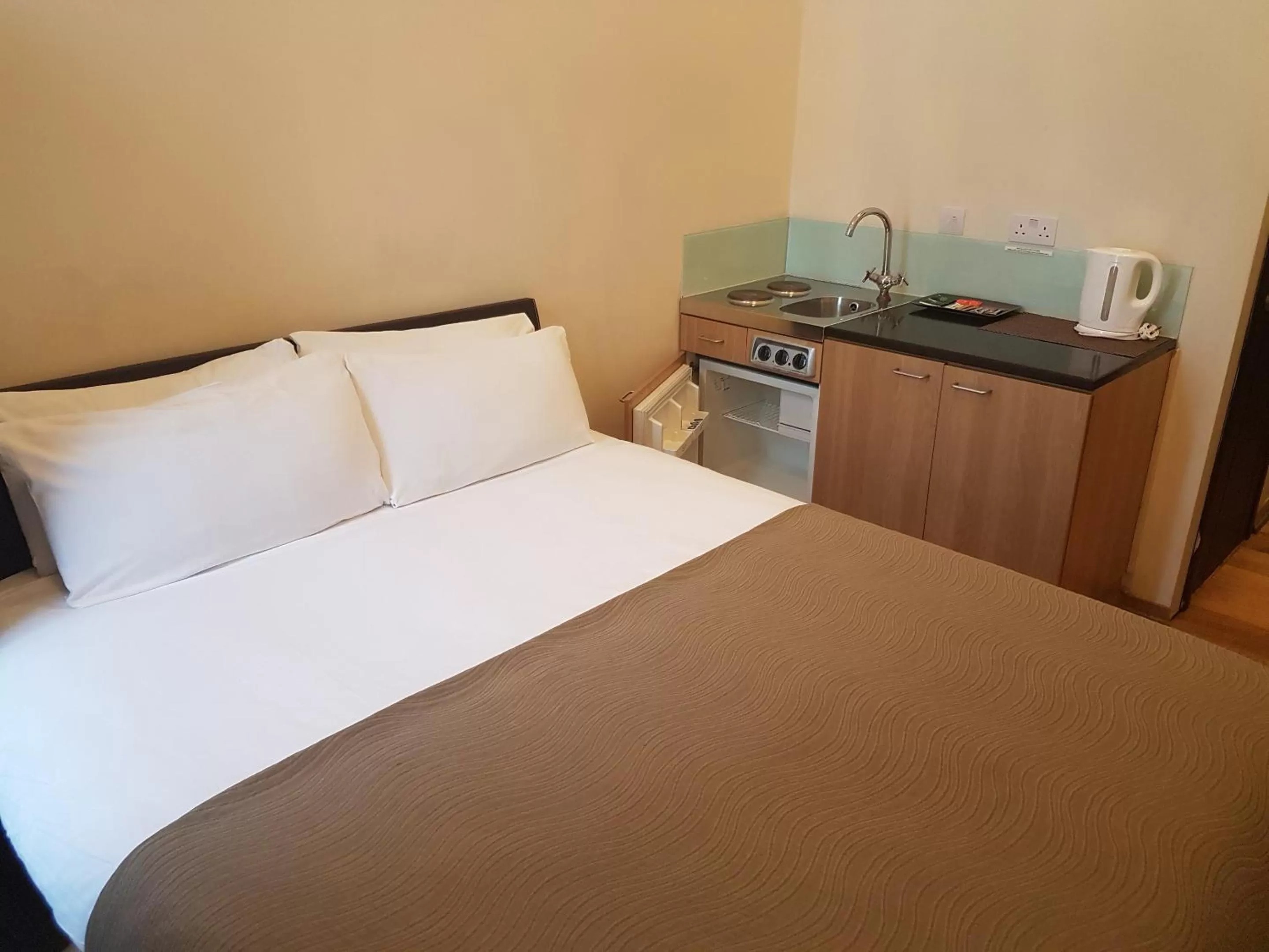 Bed in The Royale Chulan Hyde Park Hotel