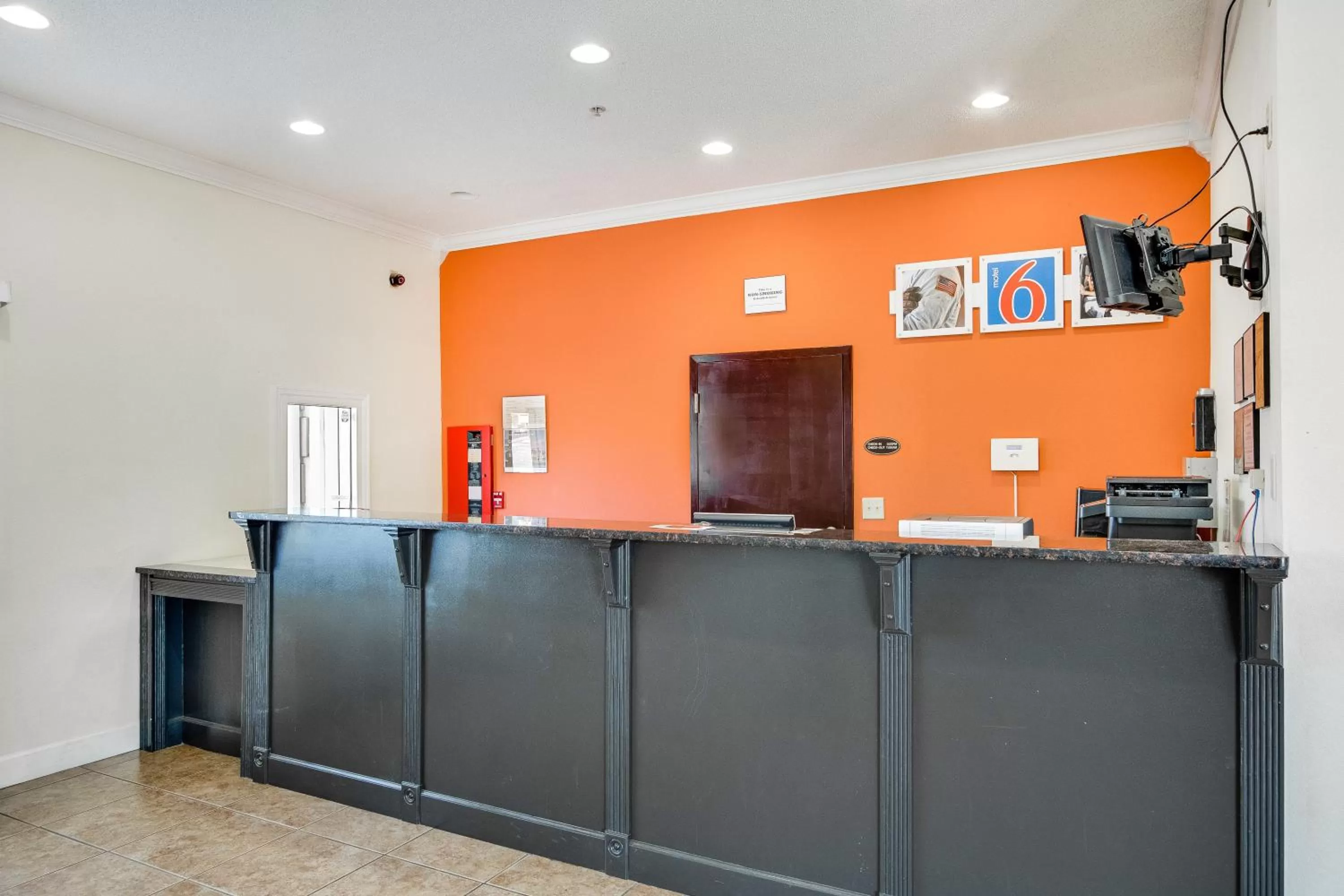 Lobby or reception in Motel 6-Hinesville, GA