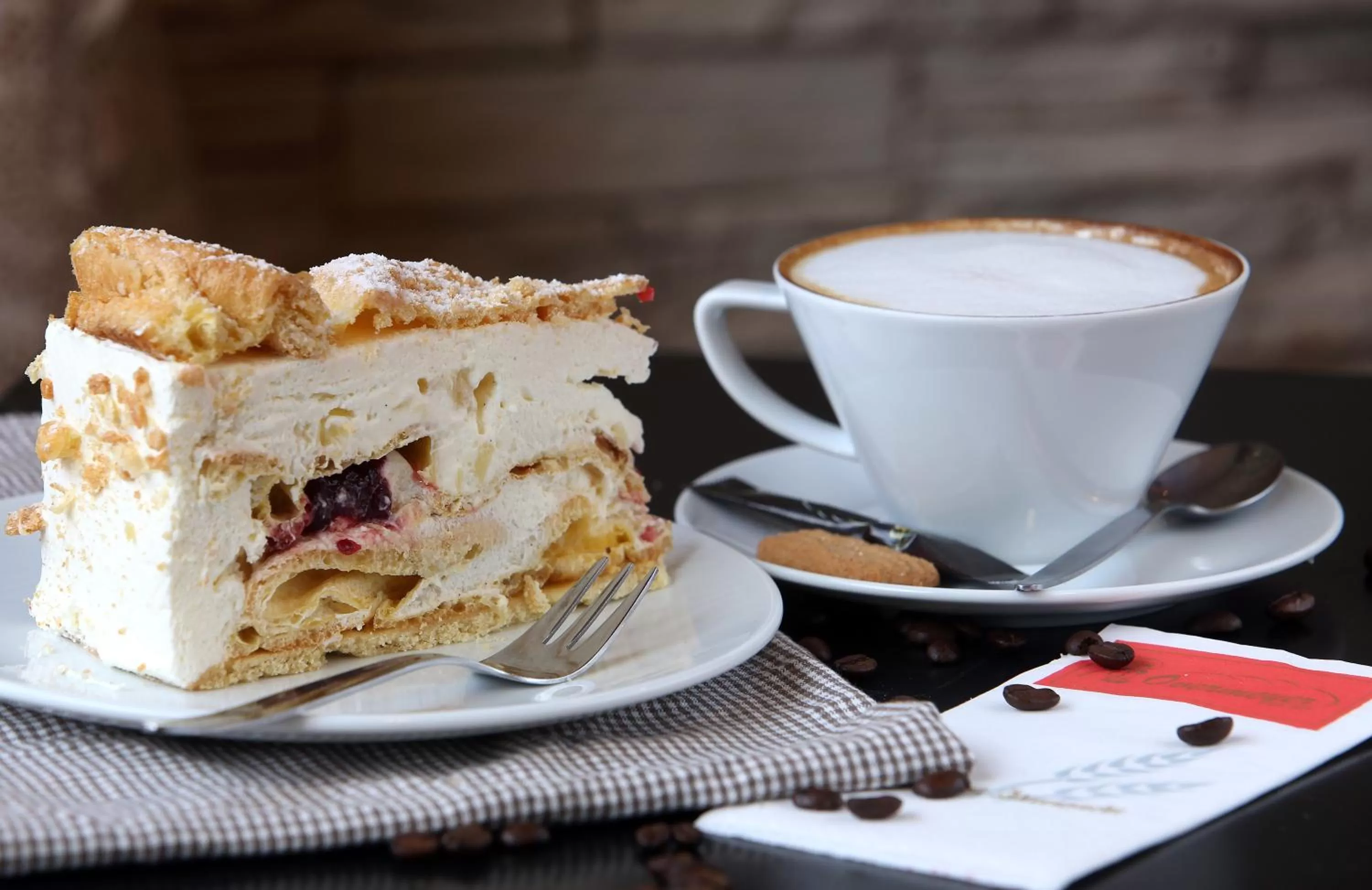 Coffee/tea facilities in Stadthotel Lohne, Self Check In, mit Bäckerei und Cafe