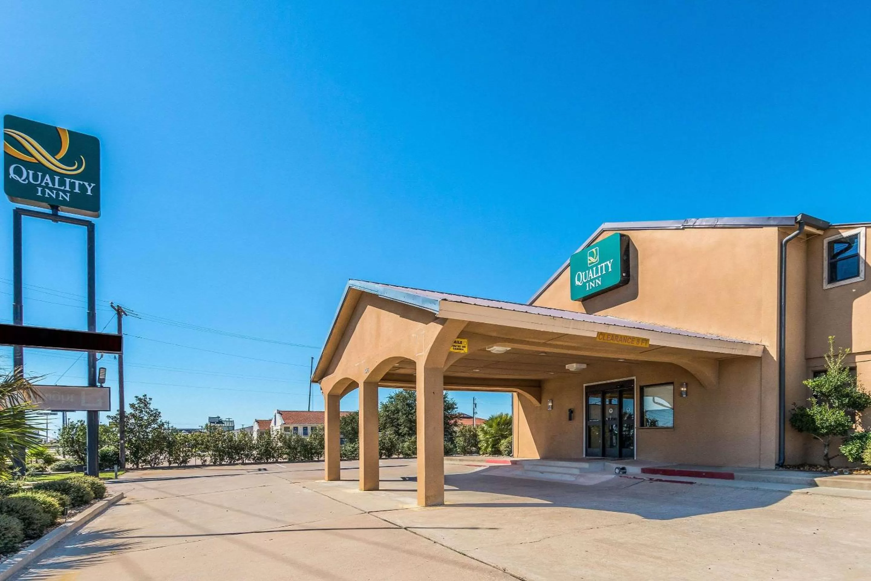 Property building in Quality Inn Corsicana