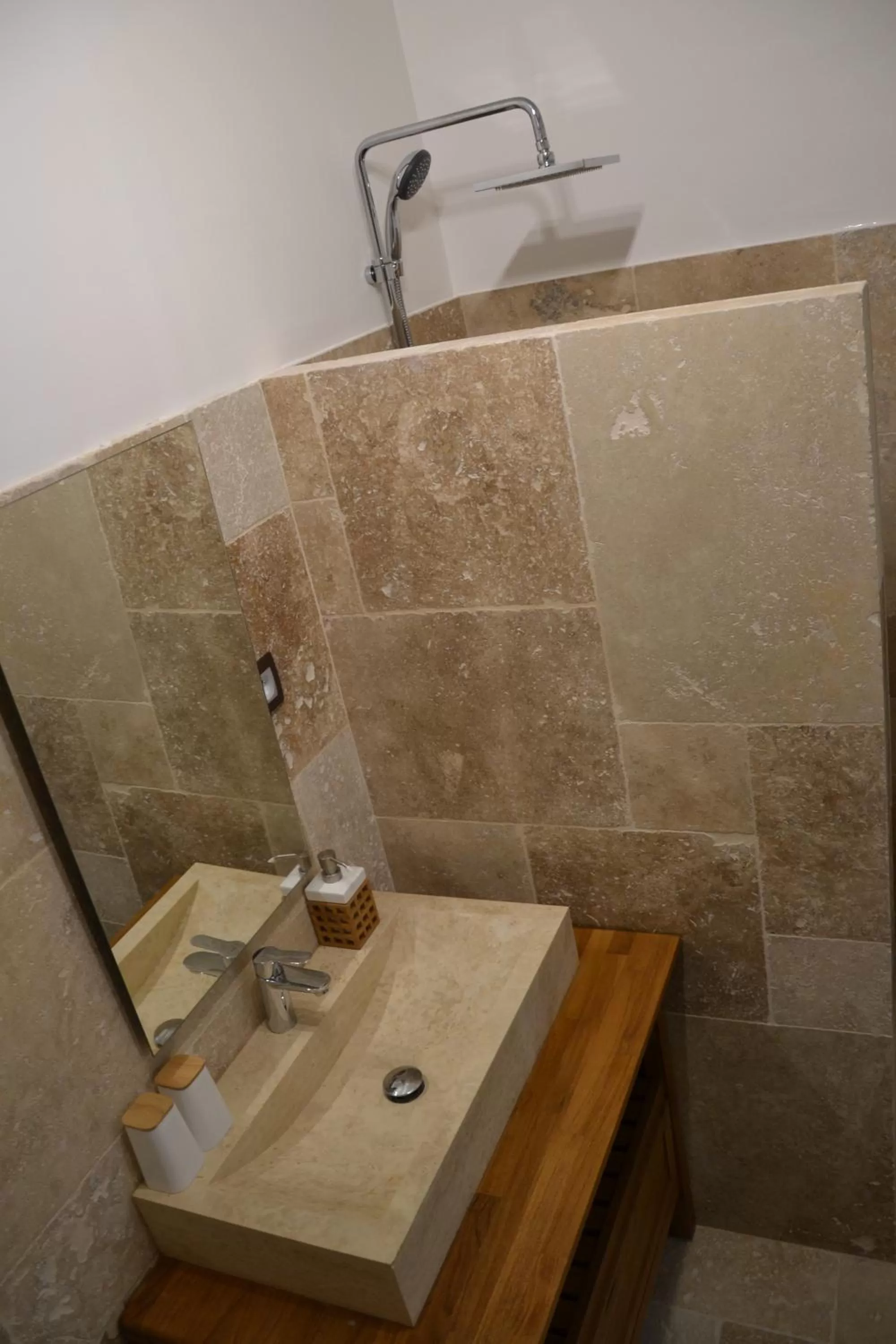 Photo of the whole room in Maison Saint Louis avec Jacuzzi