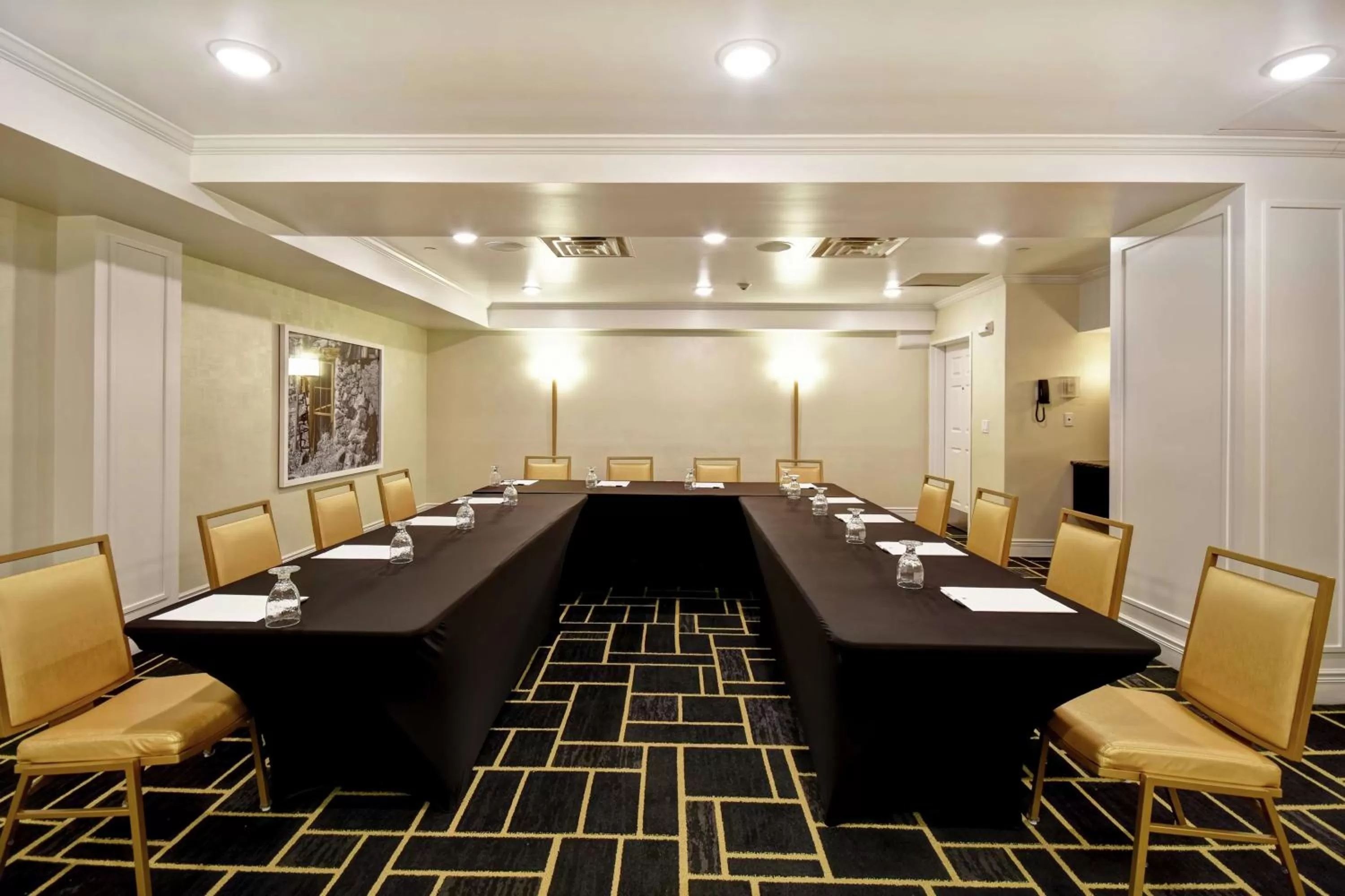 Meeting/conference room in DoubleTree by Hilton Deadwood at Cadillac Jack's