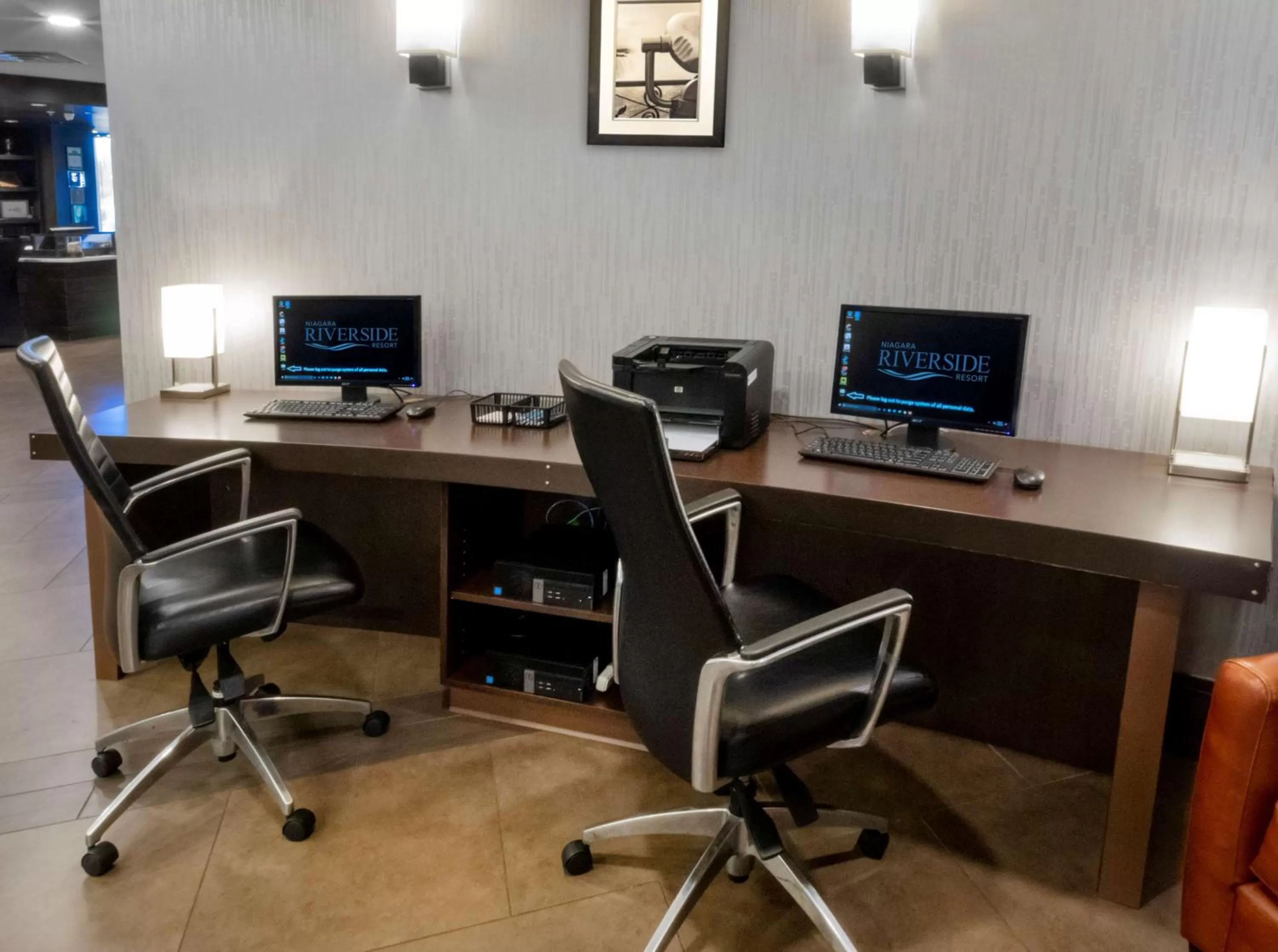 Business facilities in Niagara Riverside Resort; BW Premier Collection