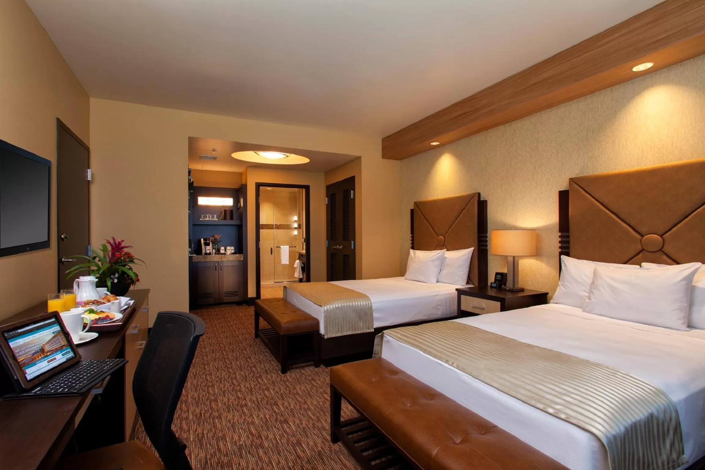 Photo of the whole room, Bed in Twin Arrows Navajo Casino Resort