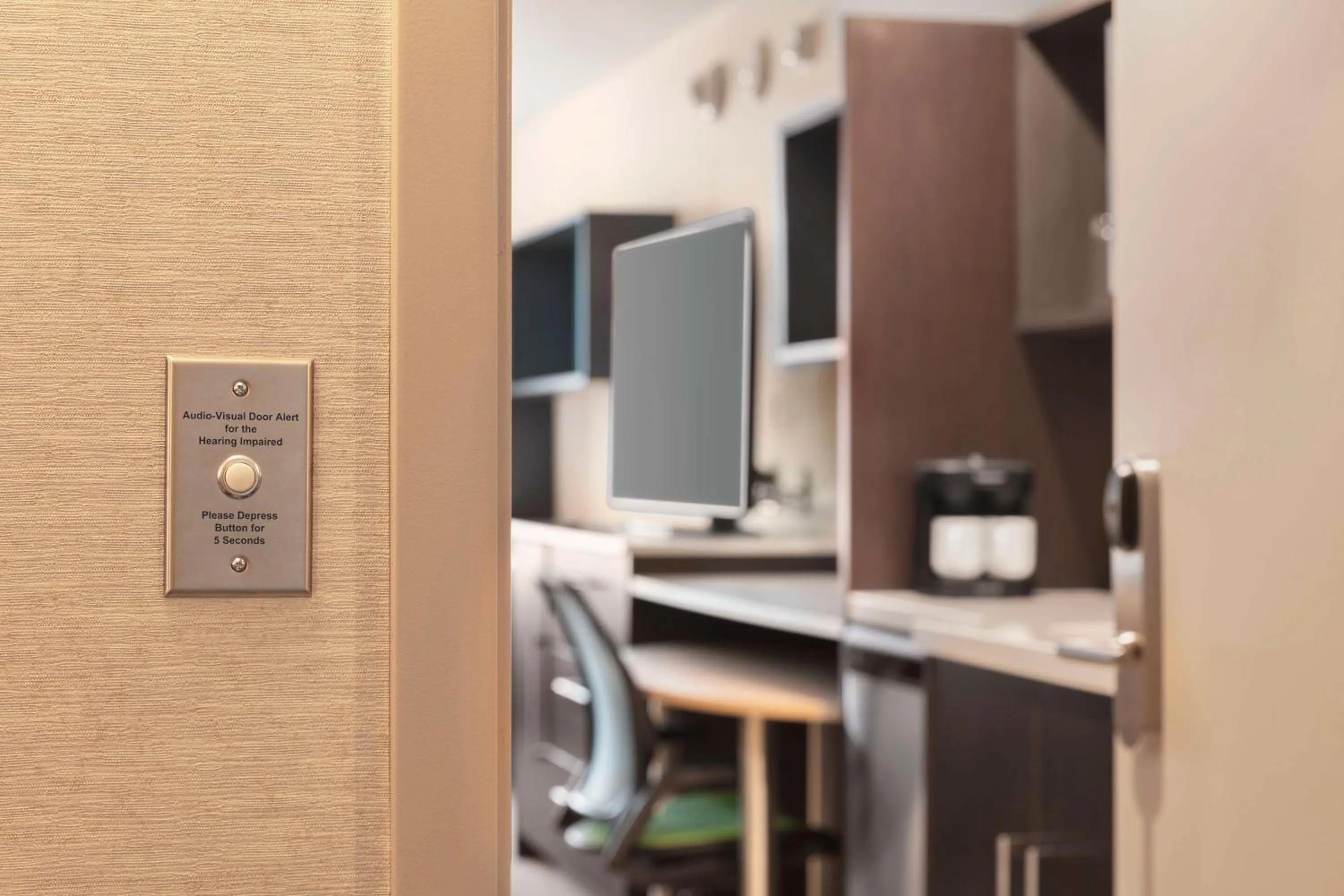 Bedroom in Home2 Suites By Hilton Milwaukee West