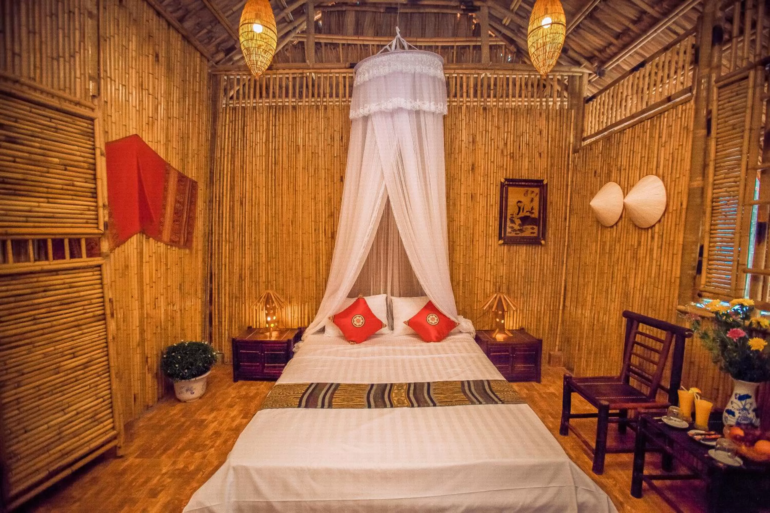 Photo of the whole room, Bed in Tam Coc Rice Fields Resort