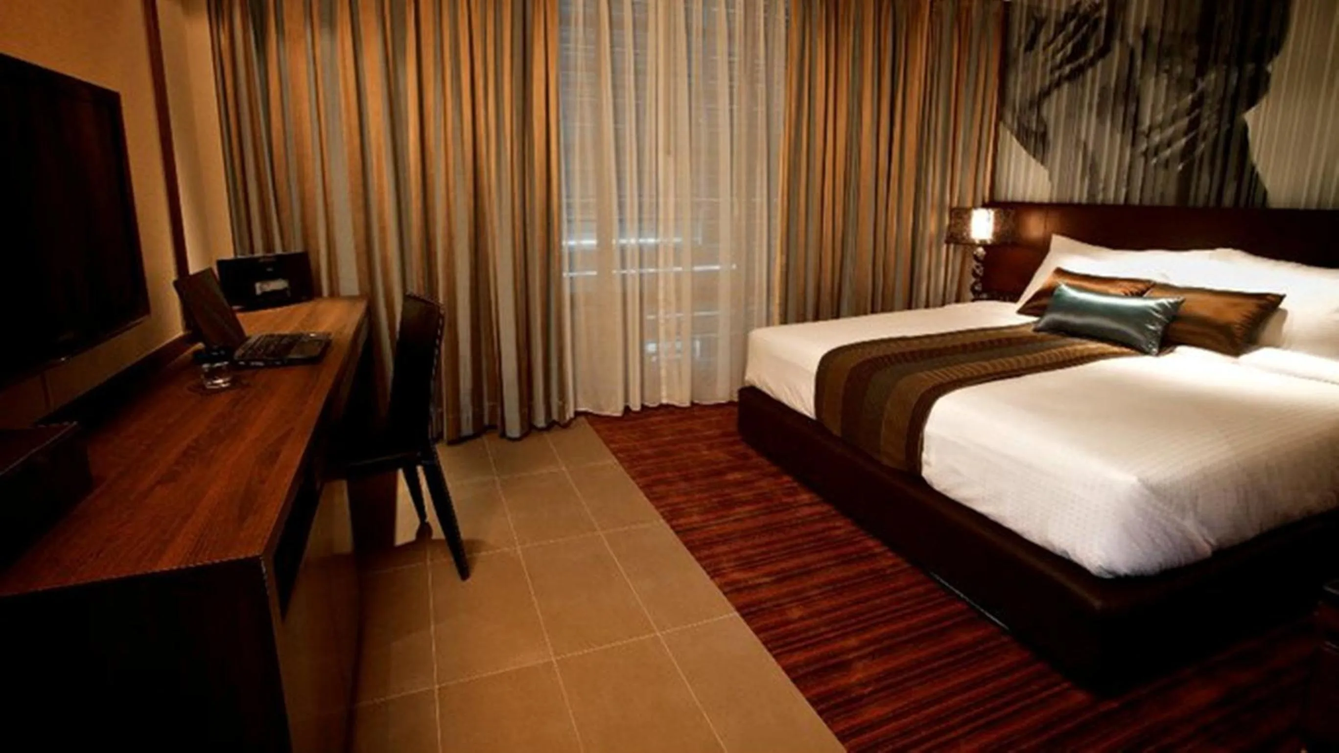 Bed in M2 de Bangkok Hotel