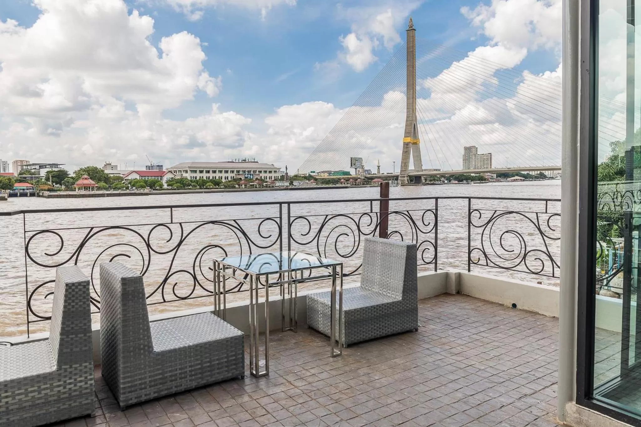 Restaurant/places to eat in V Varee Bangkok