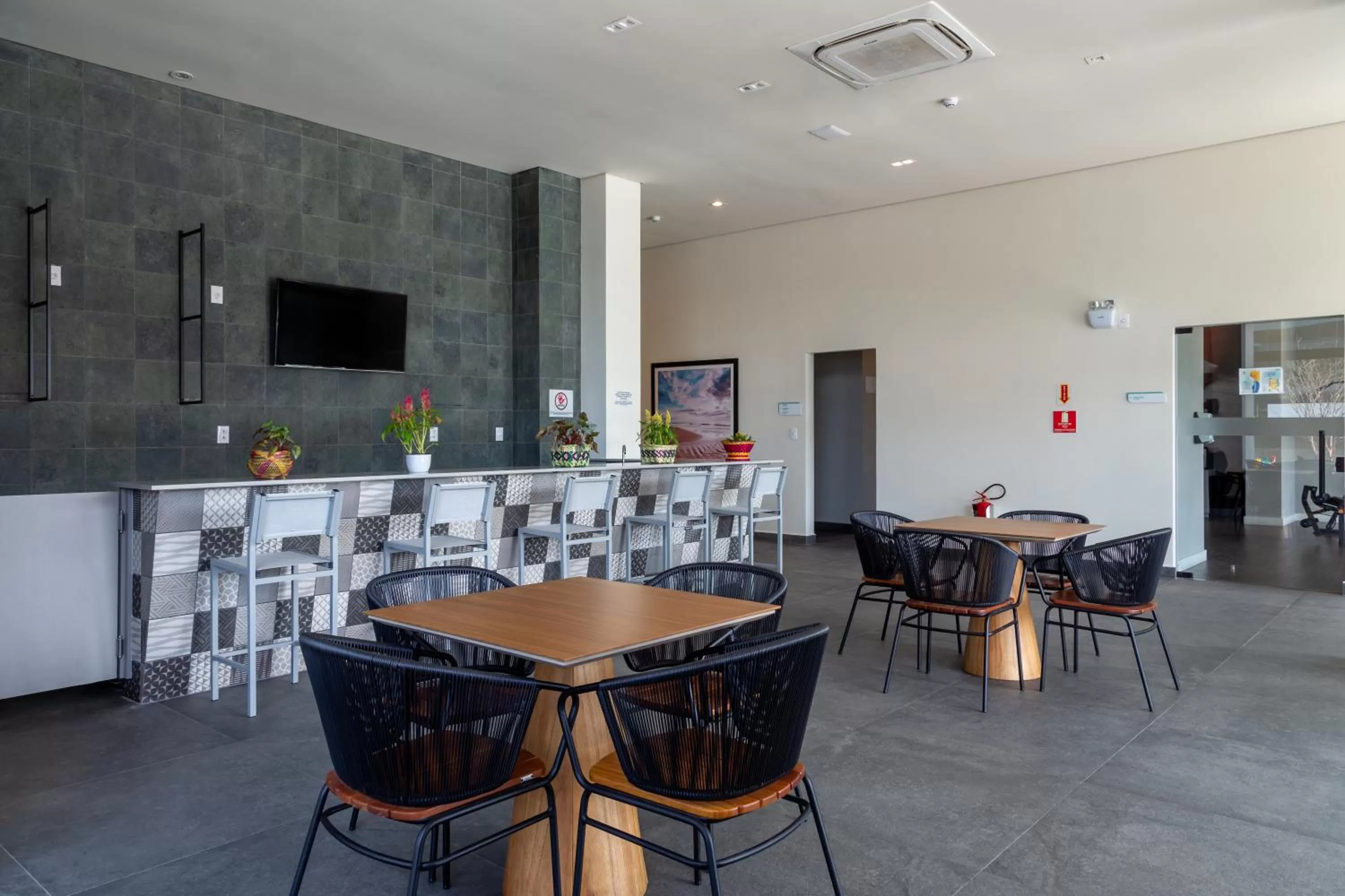 Restaurant/places to eat in Hilton Garden Inn Praia Brava