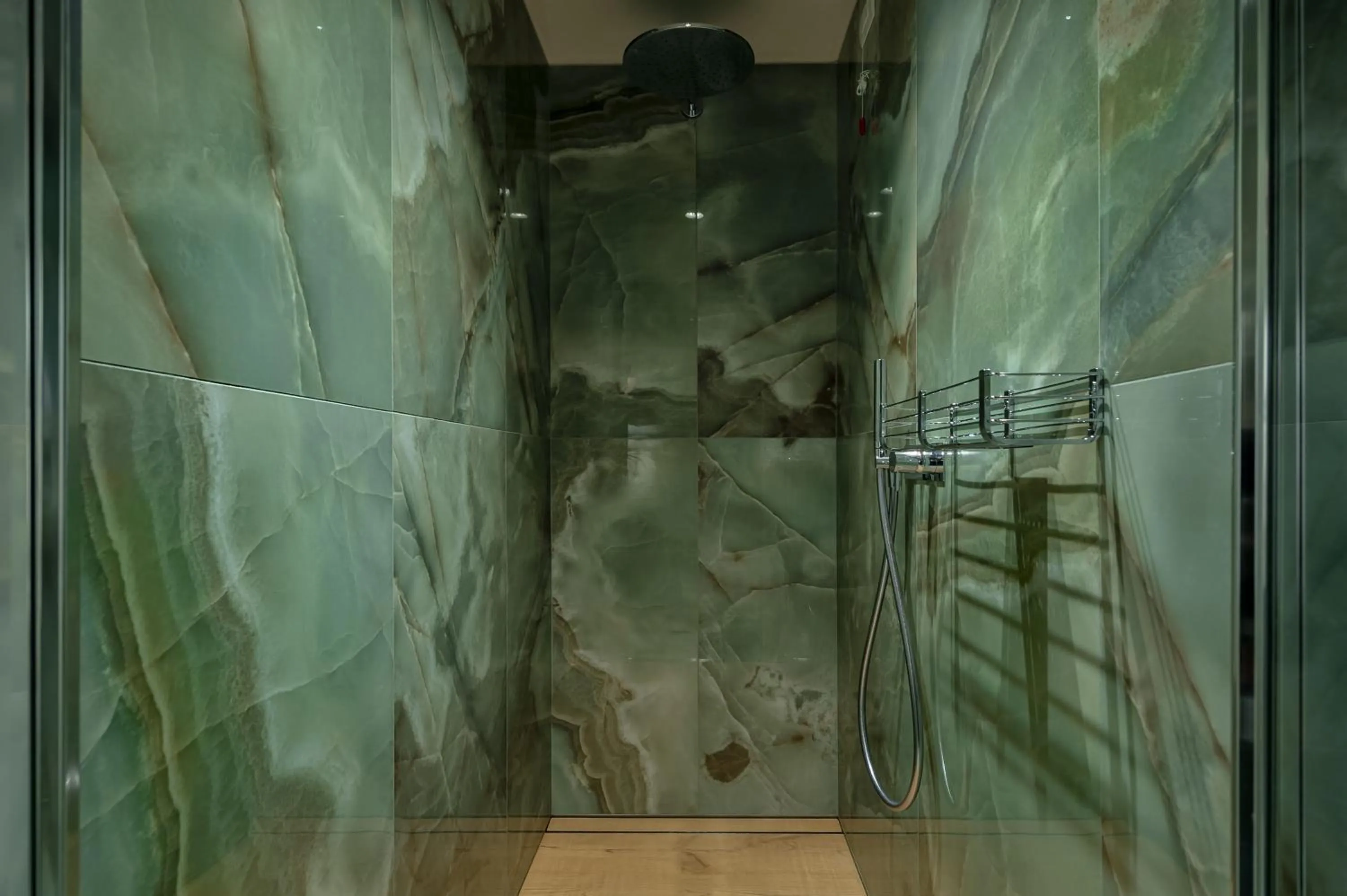 Shower in Olivi Hotel & Natural Spa