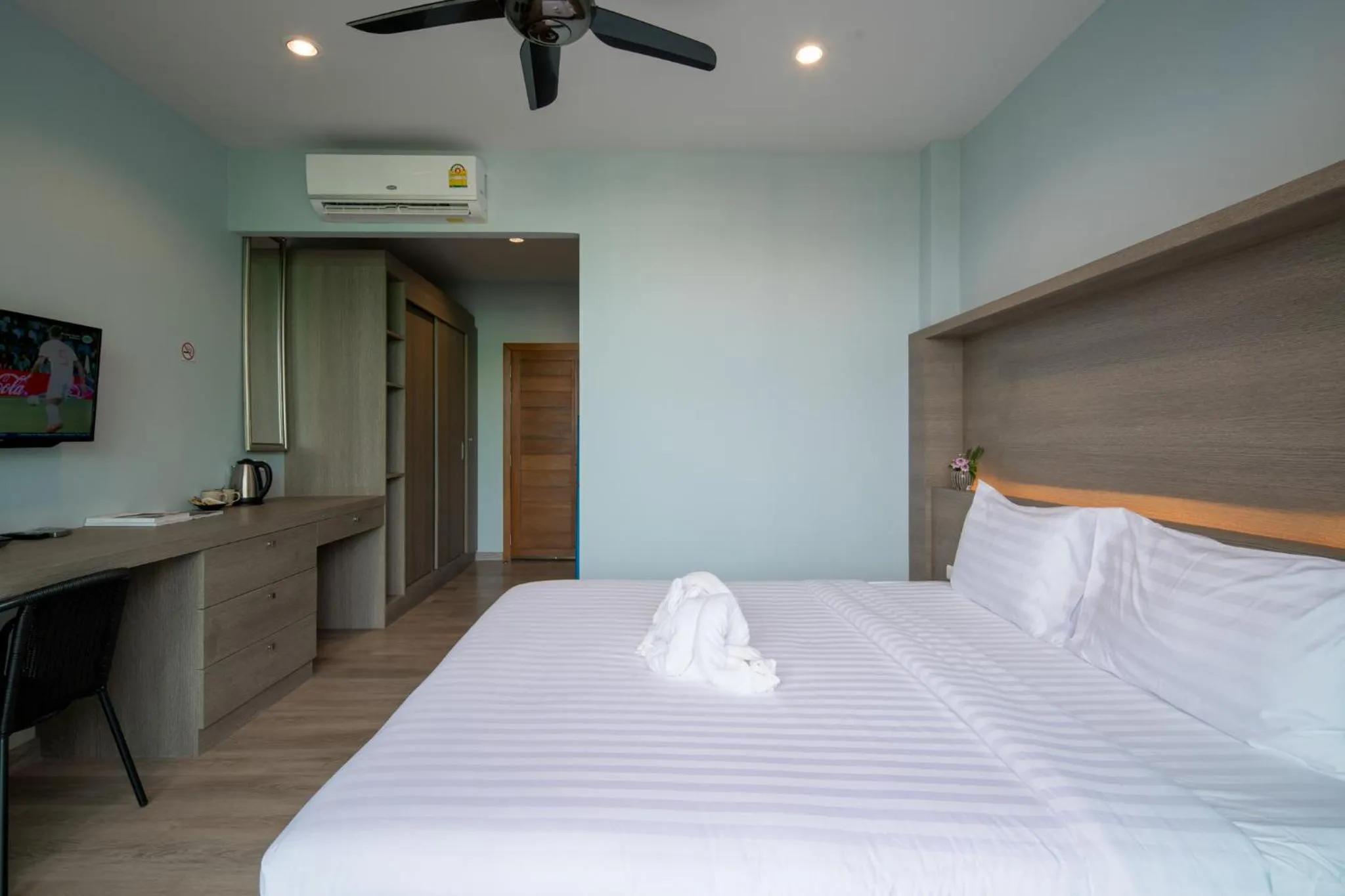 Bedroom, Bed in Peace Blue Naiharn Naturist Resort Phuket SHA Extra Plus