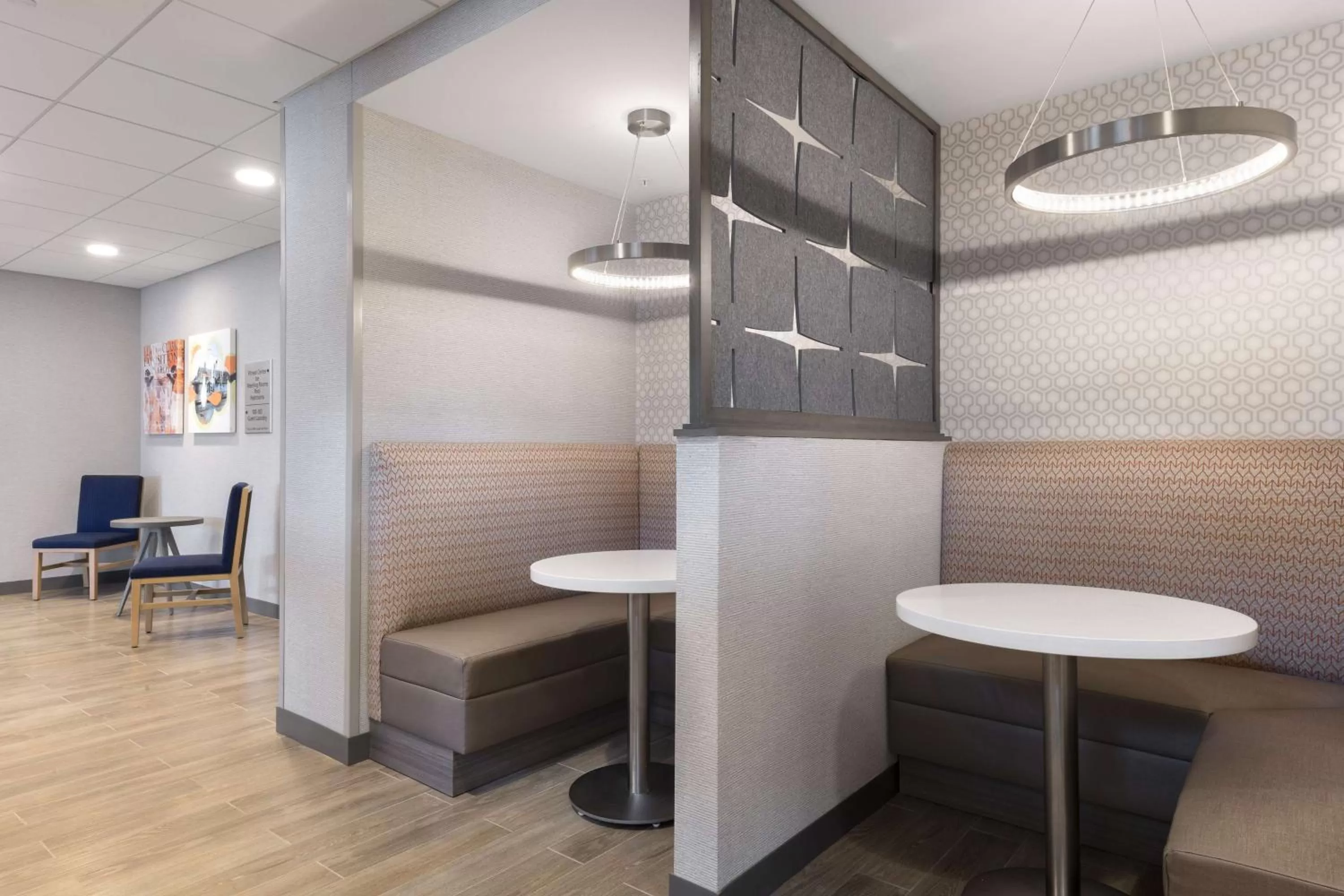 Breakfast in Hampton Inn & Suites St Charles Old Town Area, Mo