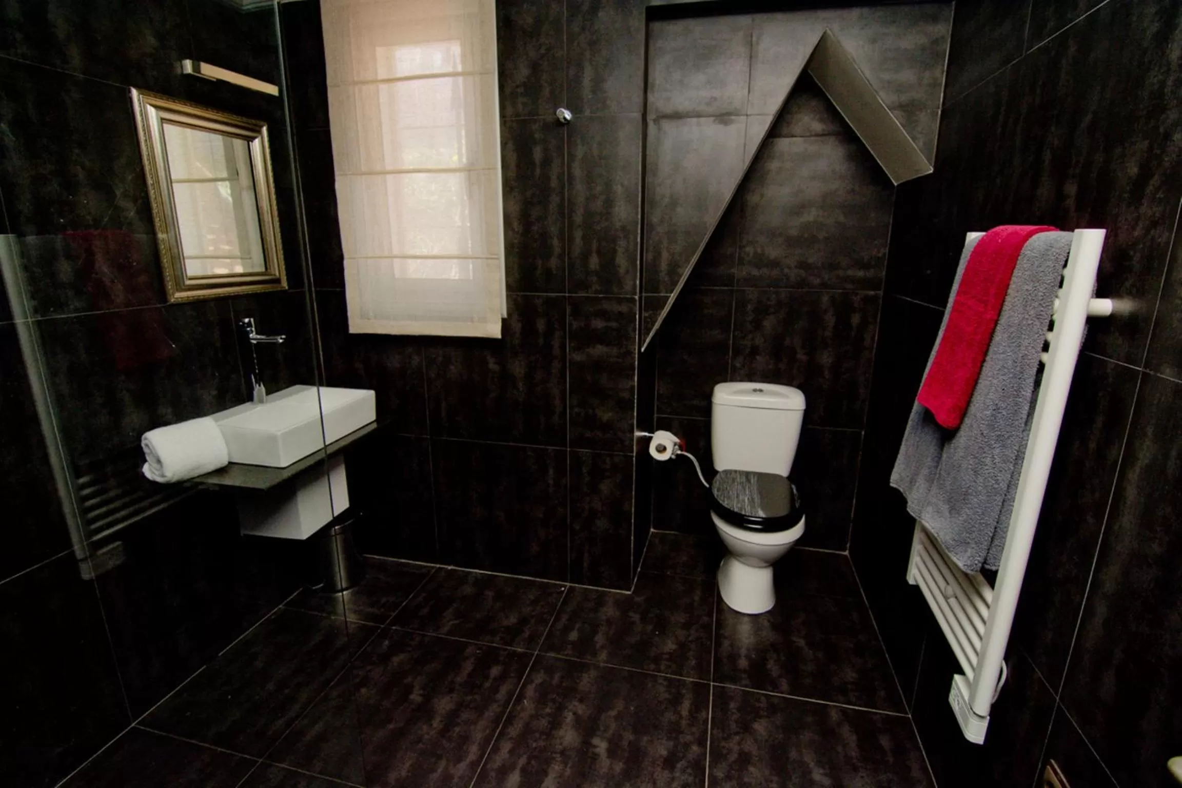 Bathroom in The Citizen