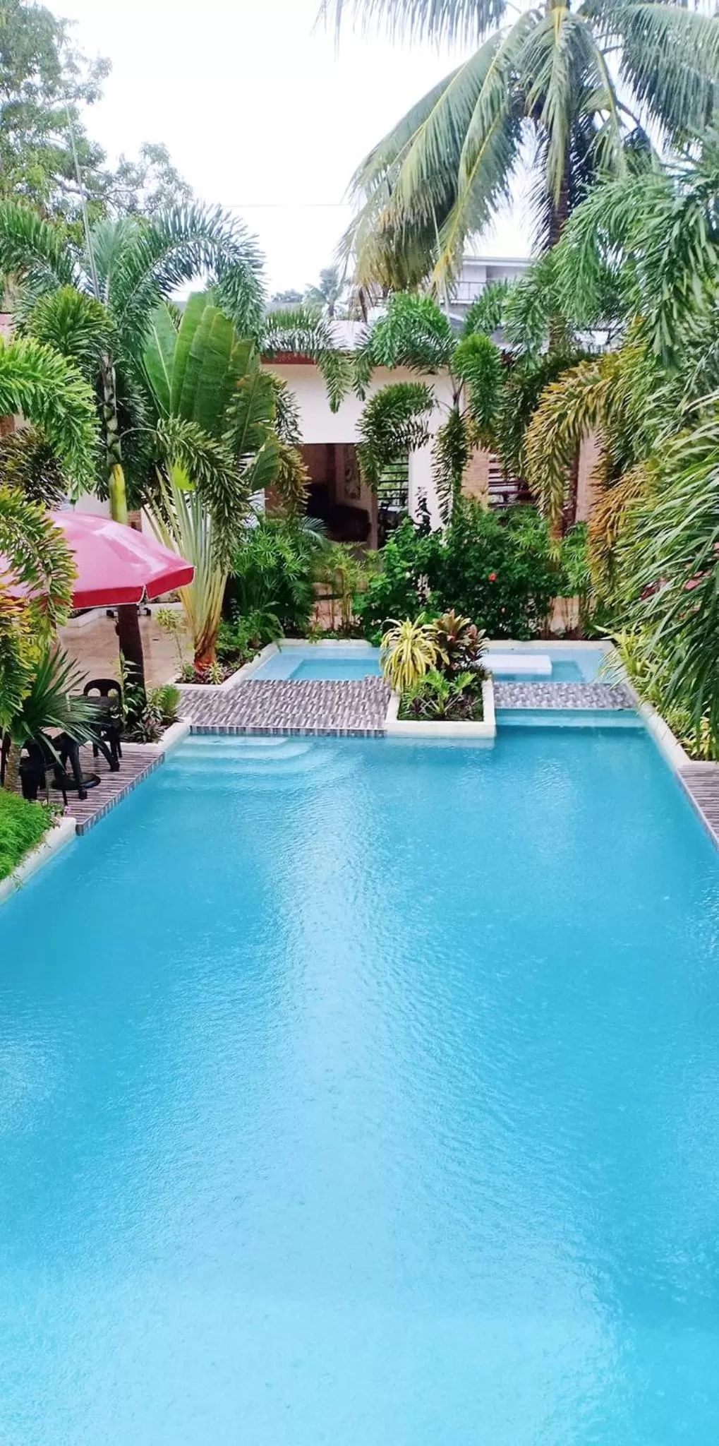 Swimming pool in Softstone resort