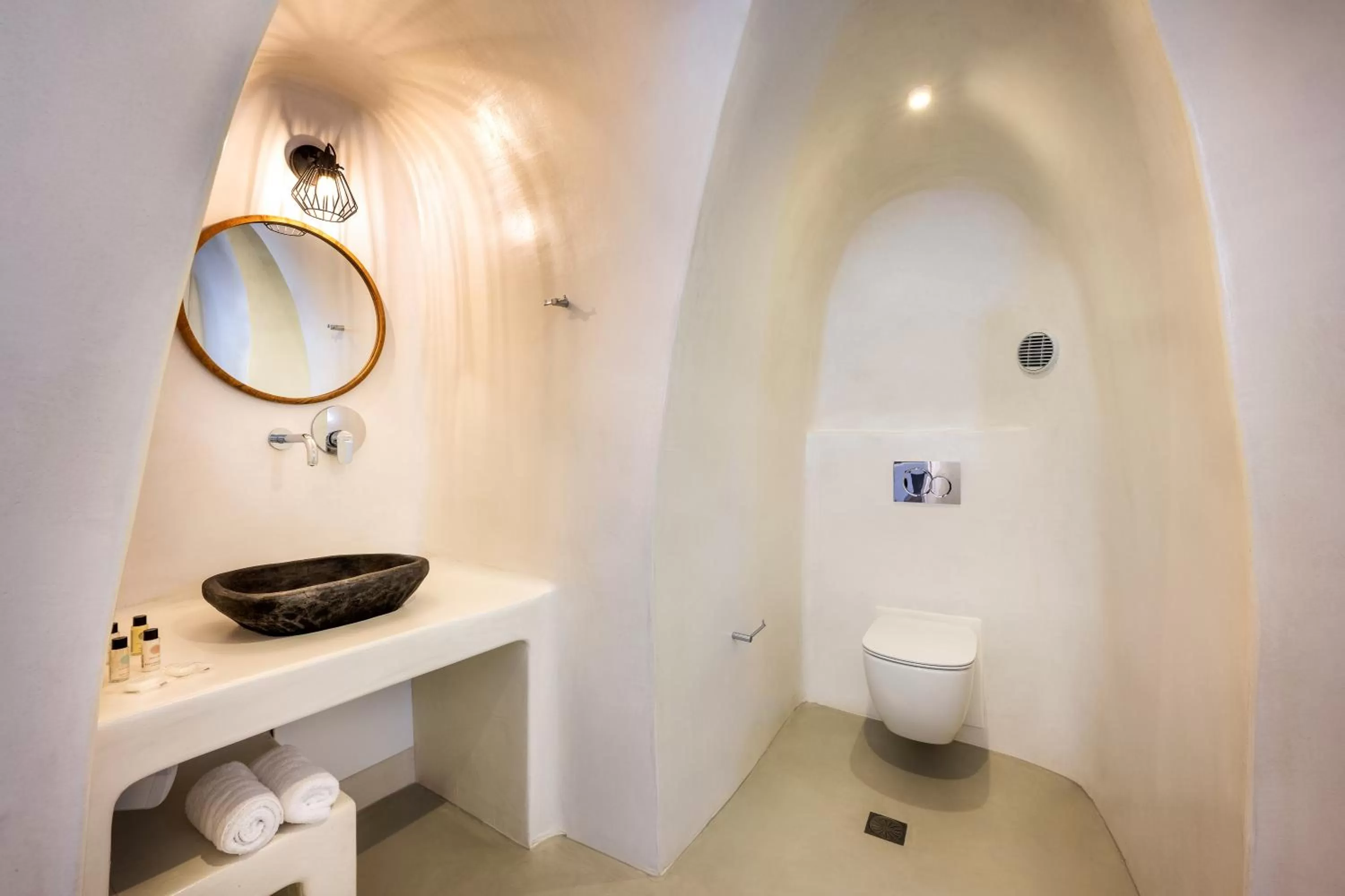 Bathroom in Hill Suites