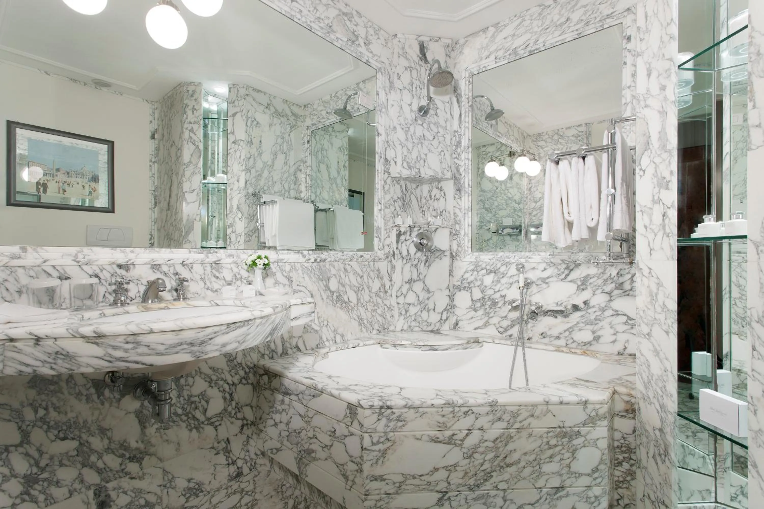 Bathroom in Hotel Lord Byron - Small Luxury Hotels of the World