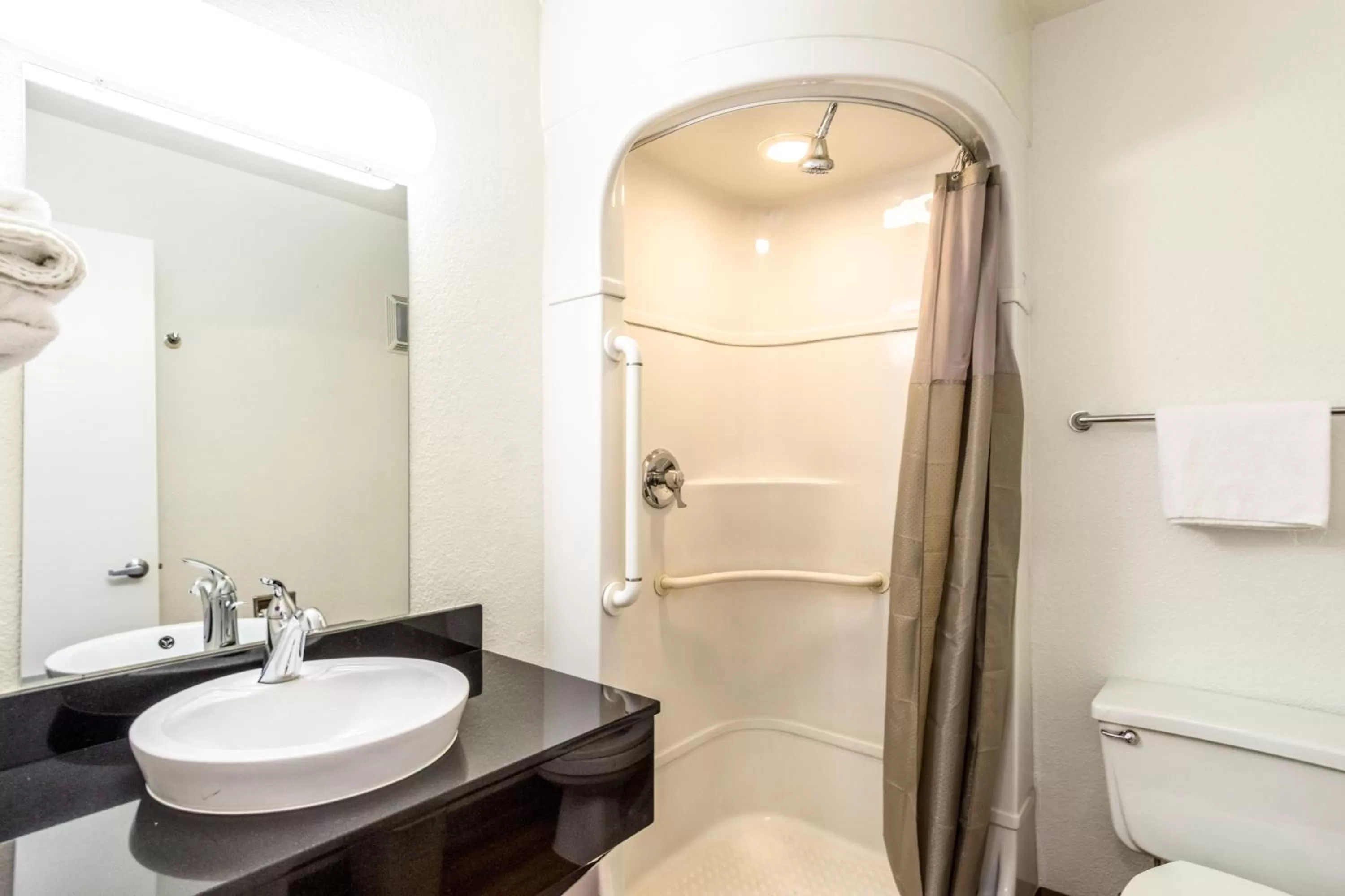 Bathroom in Motel 6-Redding, CA - Central