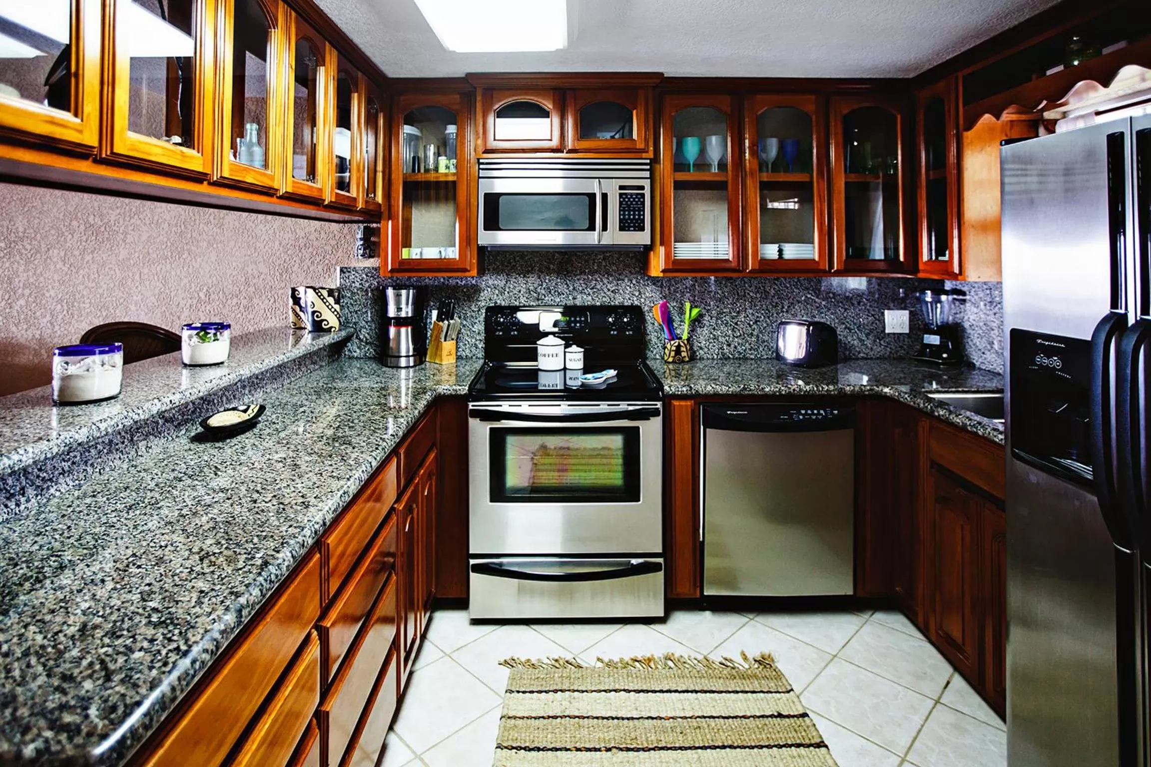 Kitchen or kitchenette, Kitchen/Kitchenette in Pelican Reef Villas Resort